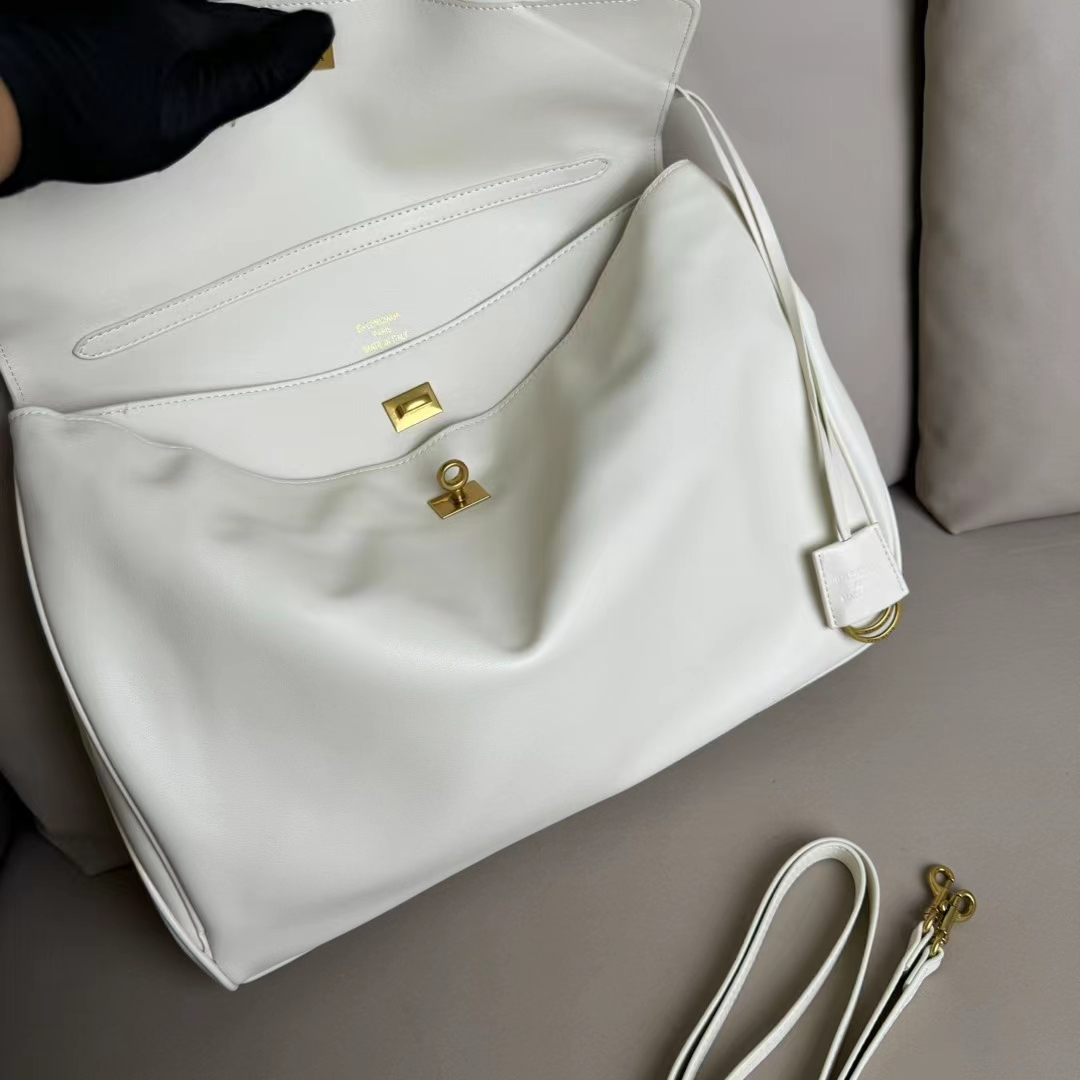 Hourglass iconic Rodeo leather shoulder bag in green and aged-golden hardware Multiple Size - Bag - Gorchic - $169.99