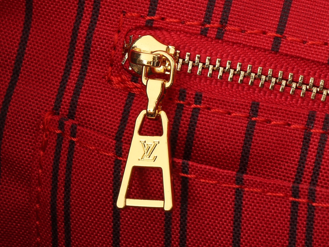 Designer Monogram Onthego MM Monogram Reverse Black Bag - Gorchic - $119.99