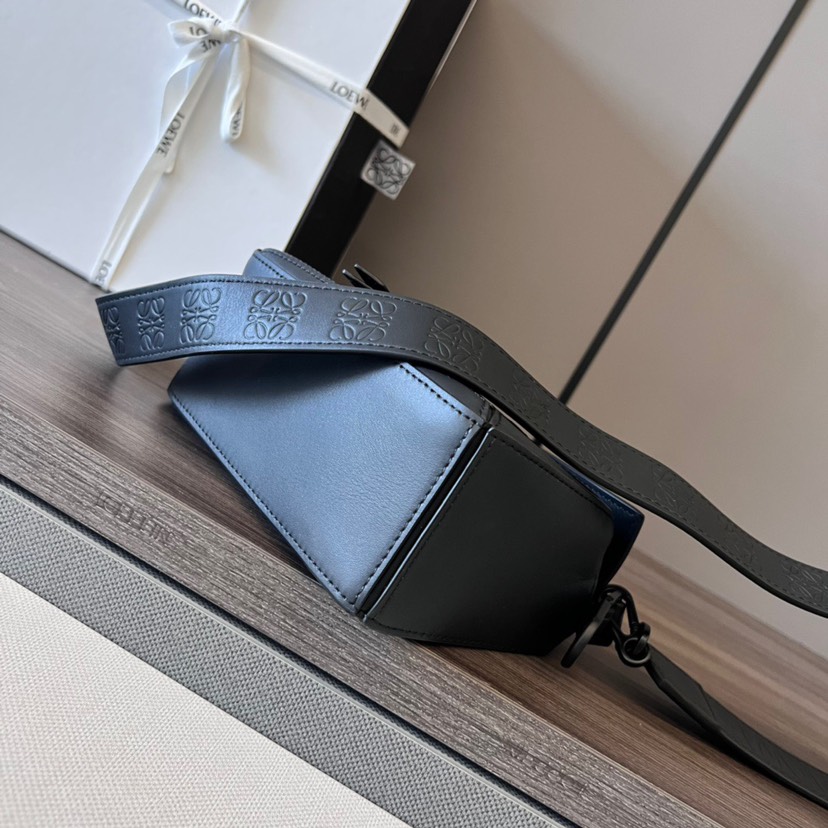 Puzzle iconic Mini Puzzle black - Bag - Gorchic - $109.99