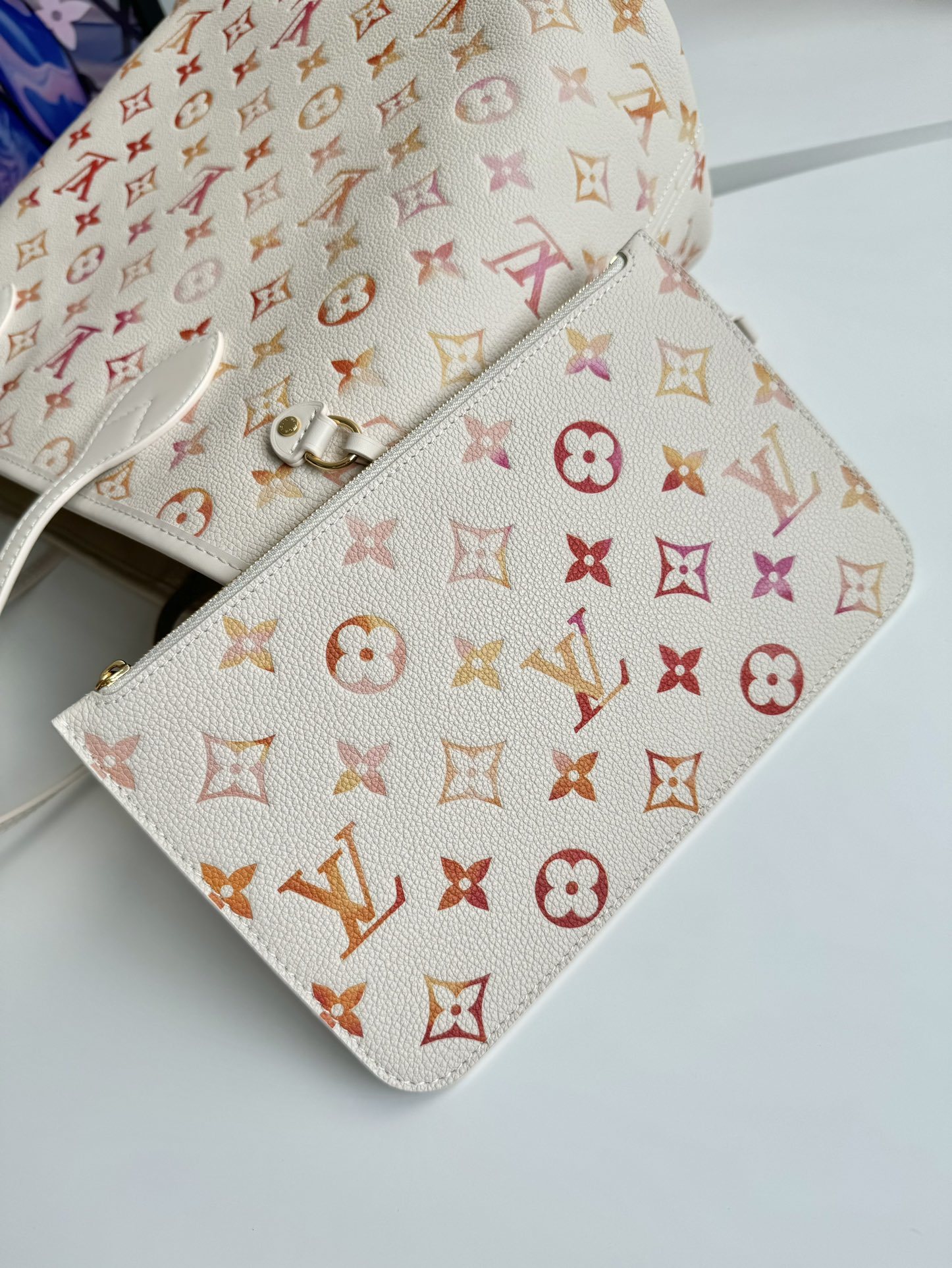 Designer Monogram Neverfull Gradient Red MM Shopper Bag - Gorchic - $124.99