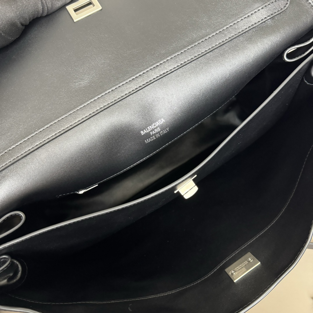 Hourglass iconic Rodeo leather shoulder bag in Black and aged-sliver hardware Multiple Size - Bag - Gorchic - $169.99