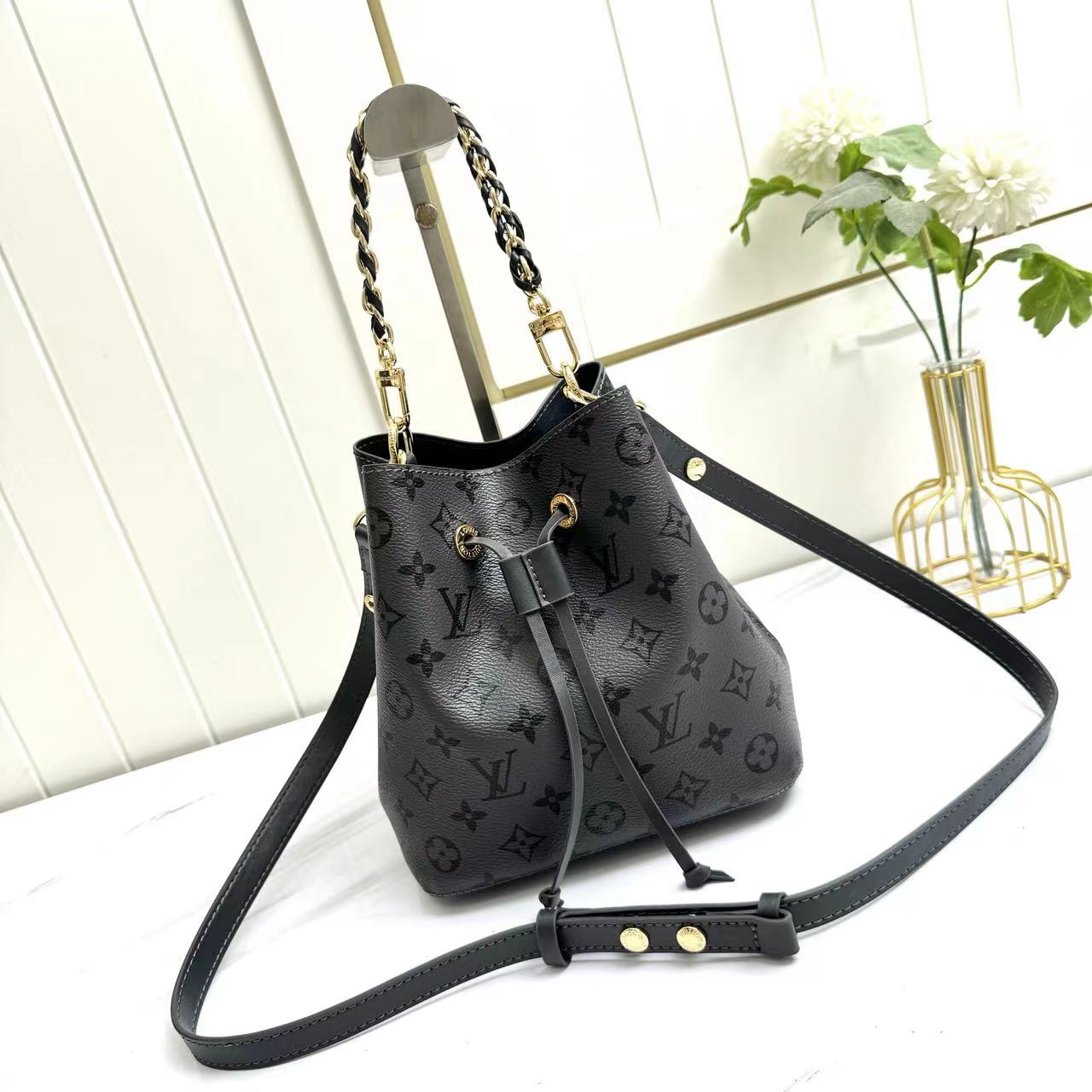 Designer Monogram  NéoNoé MM - Bag - Gorchic - $136.99