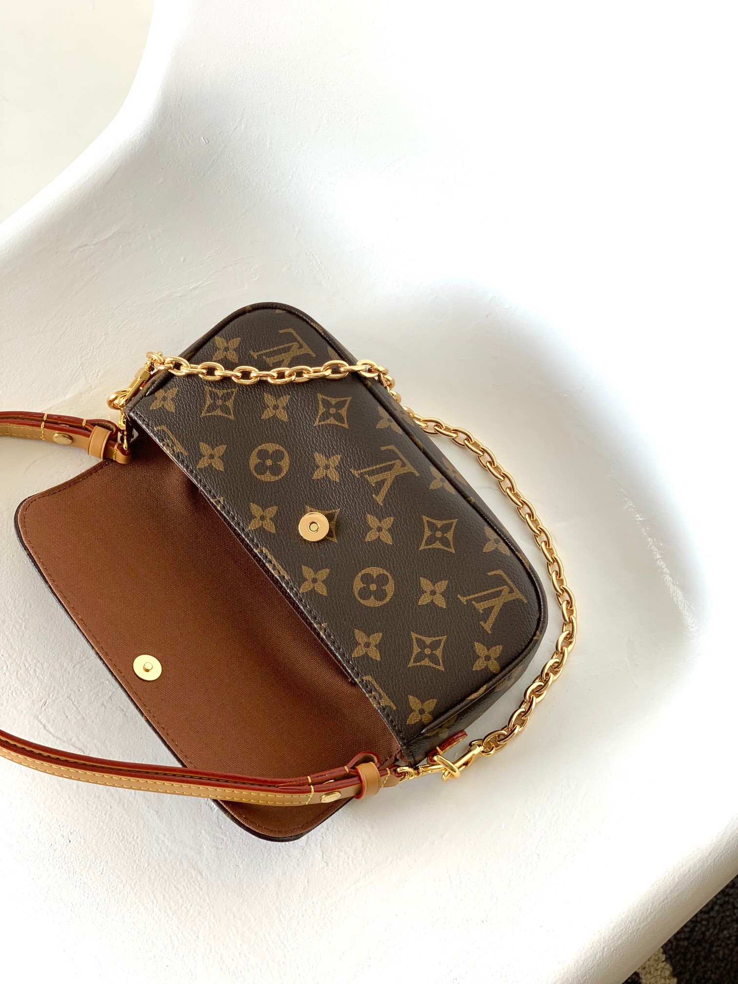 Designer Monogram Wallet on Chain Ivy Bag - Gorchic - $106.99