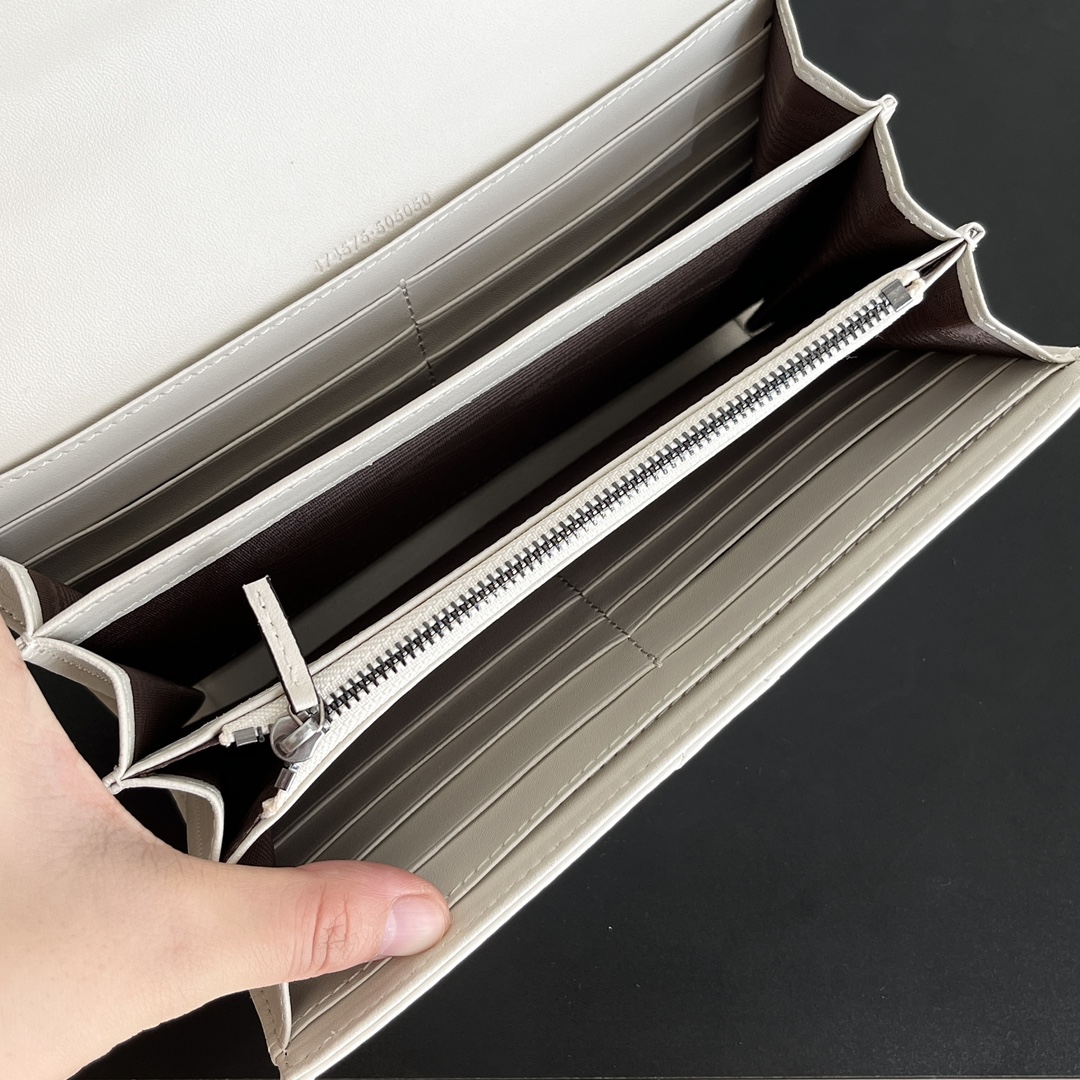 Double-G Marmont Chain Wallet - White Wallet - Gorchic - $123.99