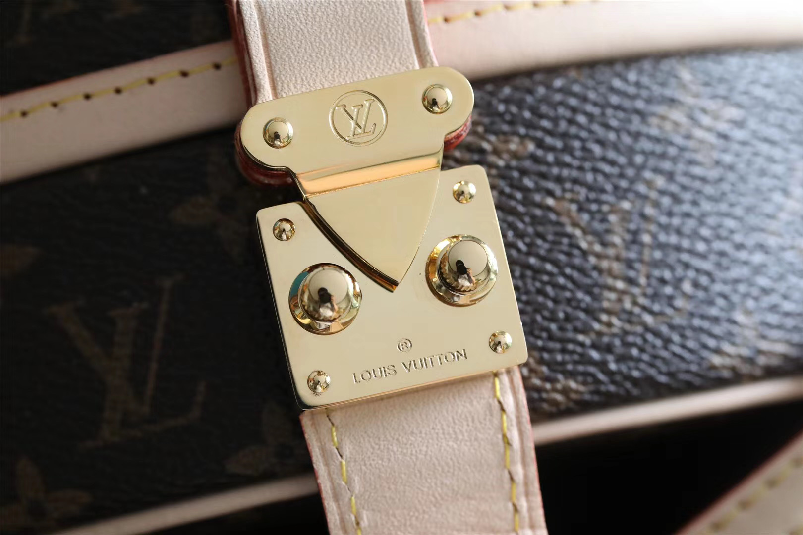 Designer Monogram  Boite Chapeau Souple MM Bag - Gorchic - $214.99