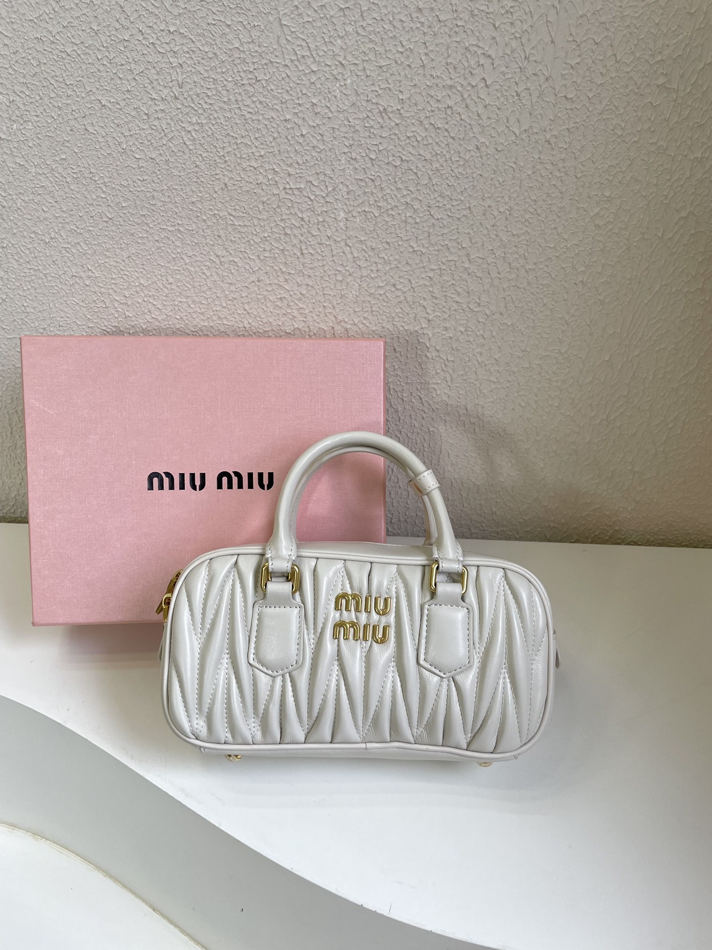 MU Arcadie matelassé nappa leather bag White S-wide Size - Bag - Gorchic - $131.99