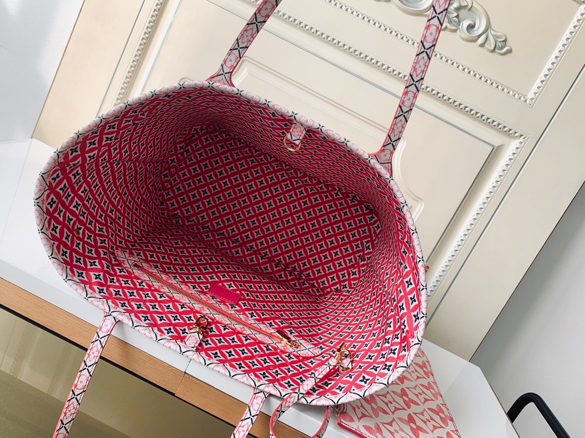 Designer Monogram Neverfull MM Shopping Bag - Red and White Bag - Gorchic - $124.99