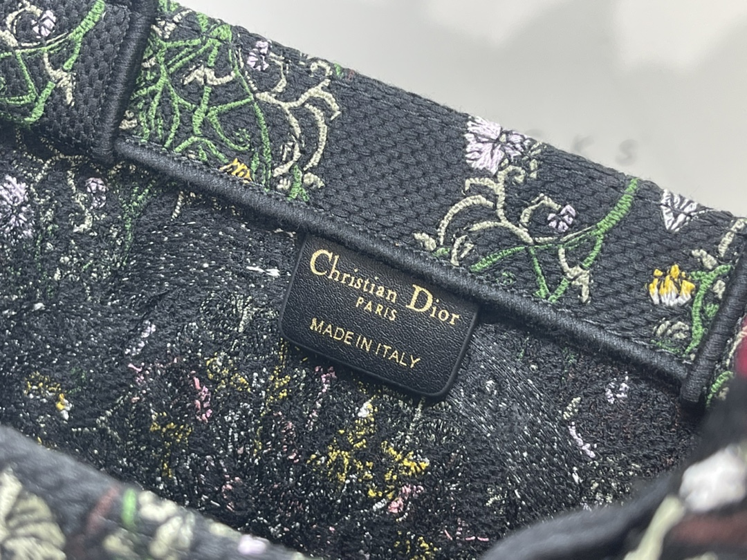 D Inspired Book Tote Bag - Gorchic - $167.99