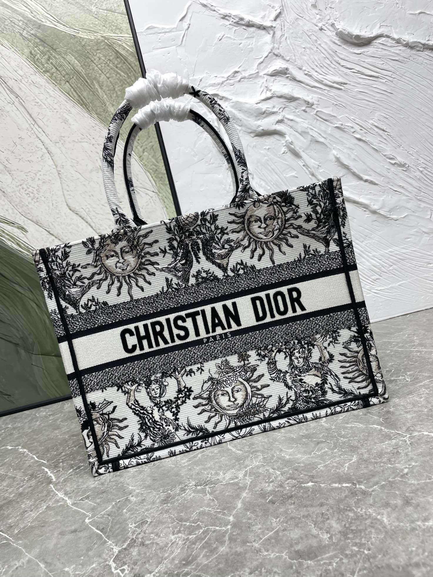 D Inspired book tote black zoo - Bag - Gorchic - $167.99