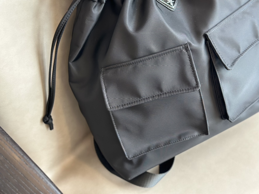 Saffiano texture Classic Shopping Bag - Gorchic - $138.99