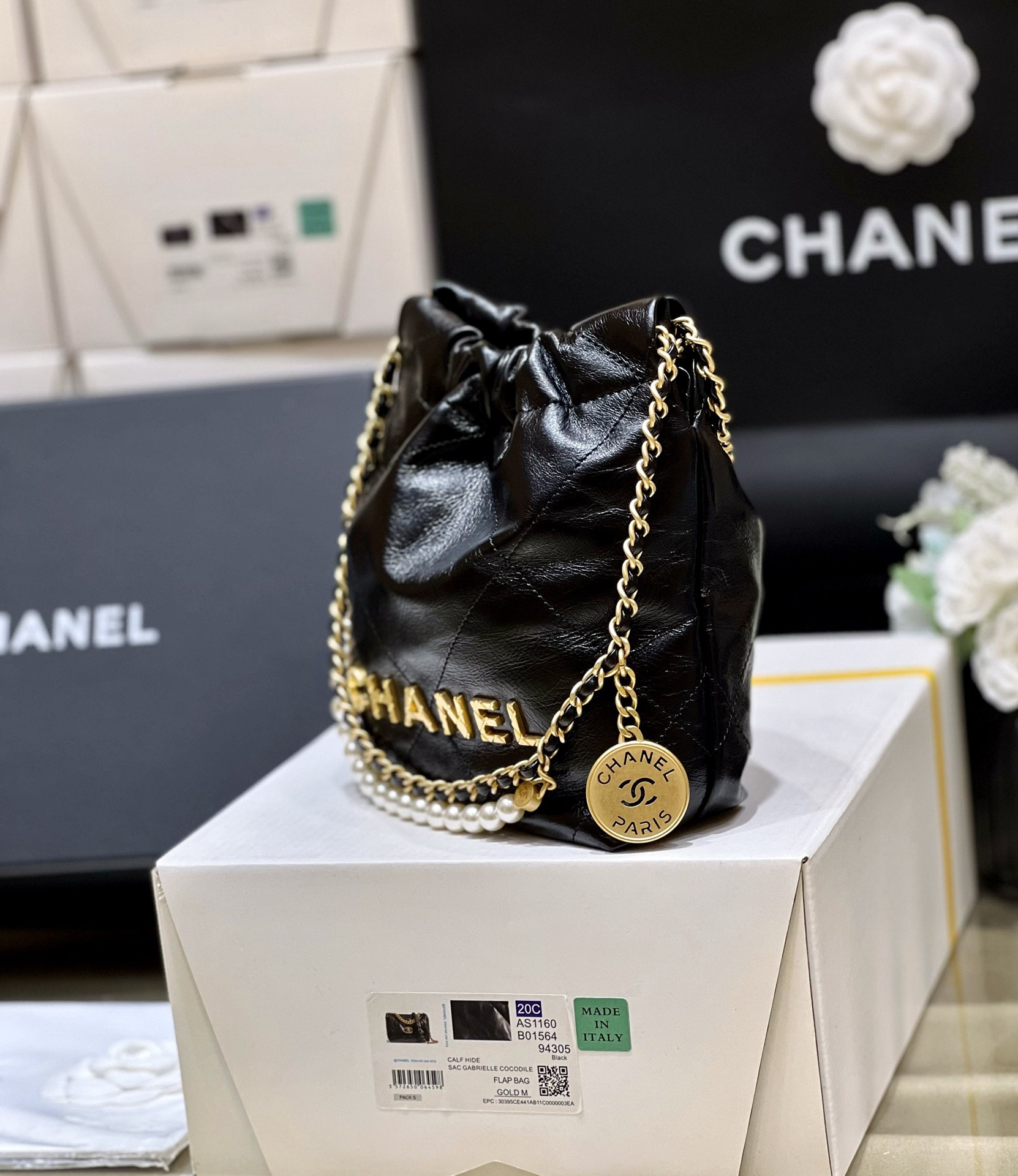 CC Inspired 22 MINI HANDBAG Shiny Crumpled Calfskin & Gold-Tone Metal Black - Bag - Gorchic - $161.99