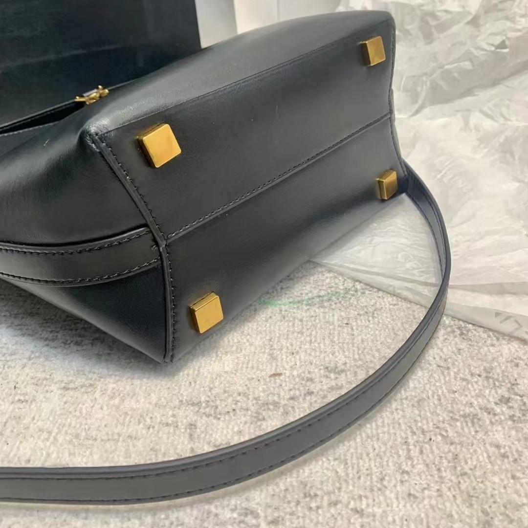 Lady Designer Le 37 Large Bag in Shiny Leather - Gorchic - $154.99