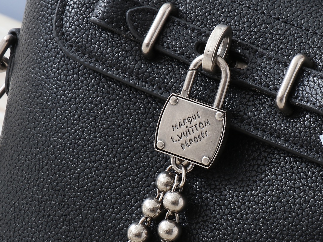 Designer Monogram Steamer Crossbody Black  Autres Cuirs Bag - Gorchic - $117.99