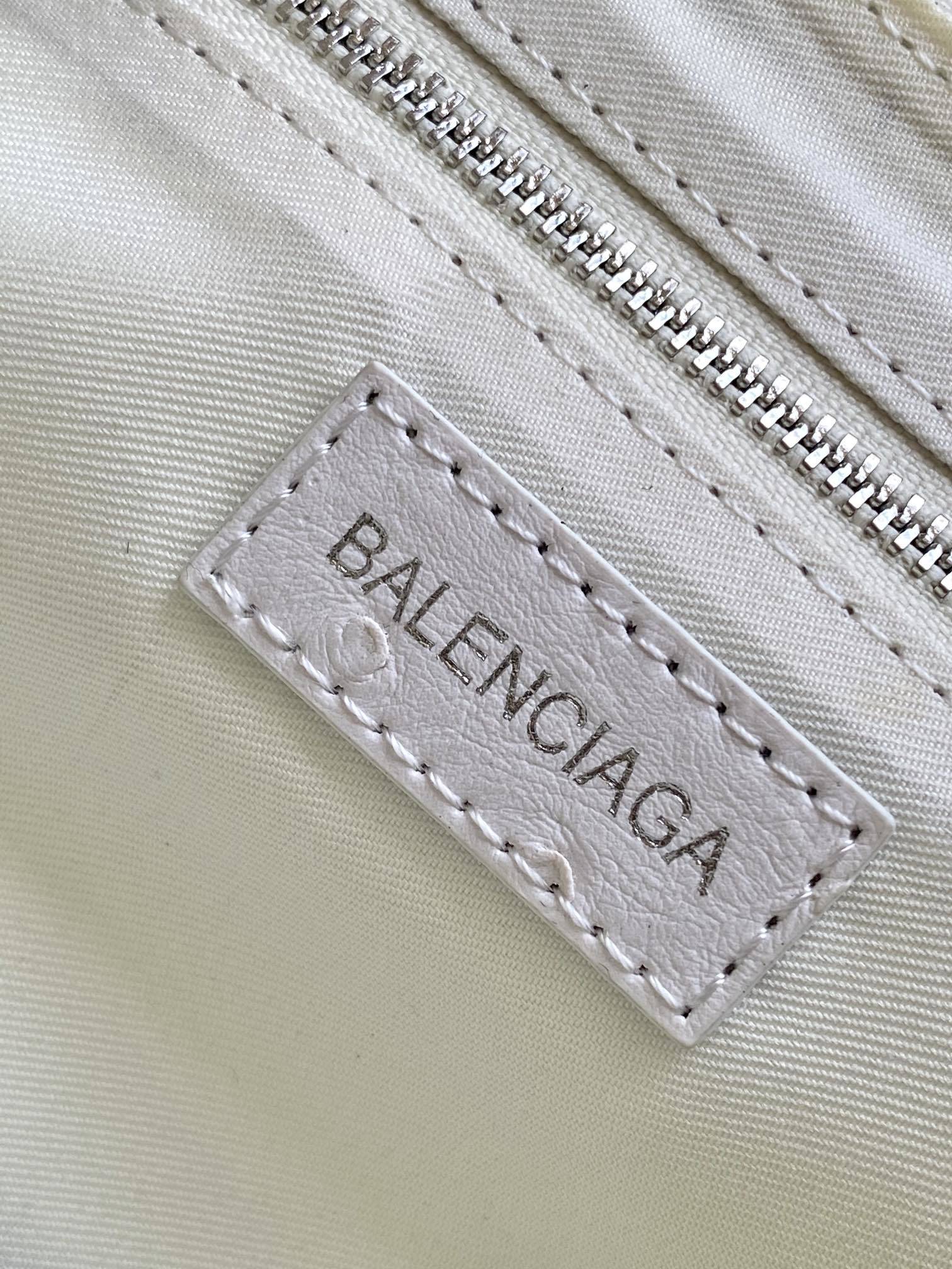 Hourglass iconic Essex small shoulder bag White Jacquard - Bag - Gorchic - $149.99