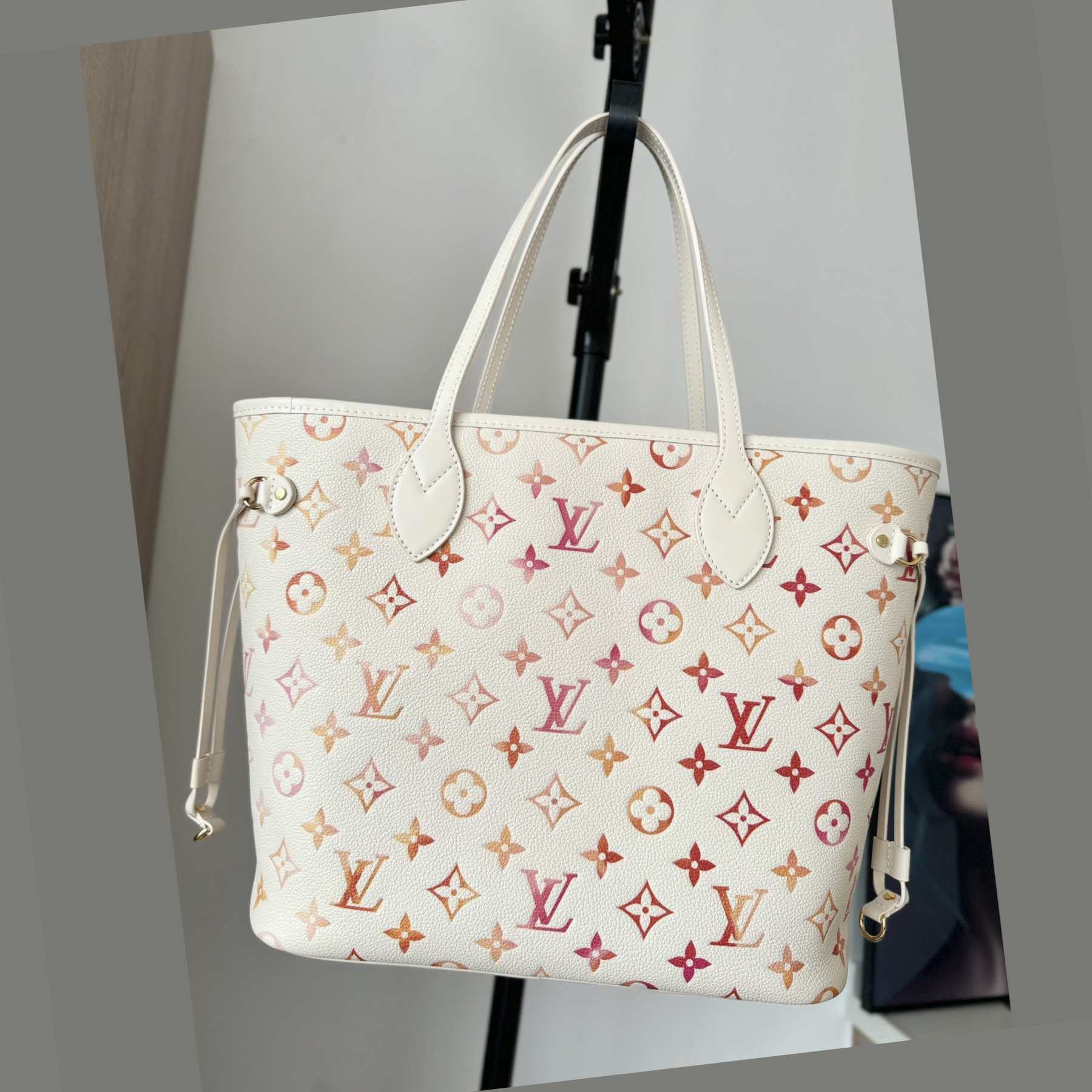 Designer Monogram Neverfull Gradient Red MM Shopper Bag - Gorchic - $124.99