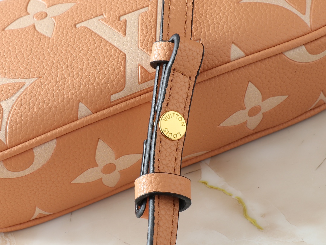 Designer Monogram Wallet On Chain Ivy Arizona / Creme Monogram Empreint Leather Bag - Gorchic - $102.99