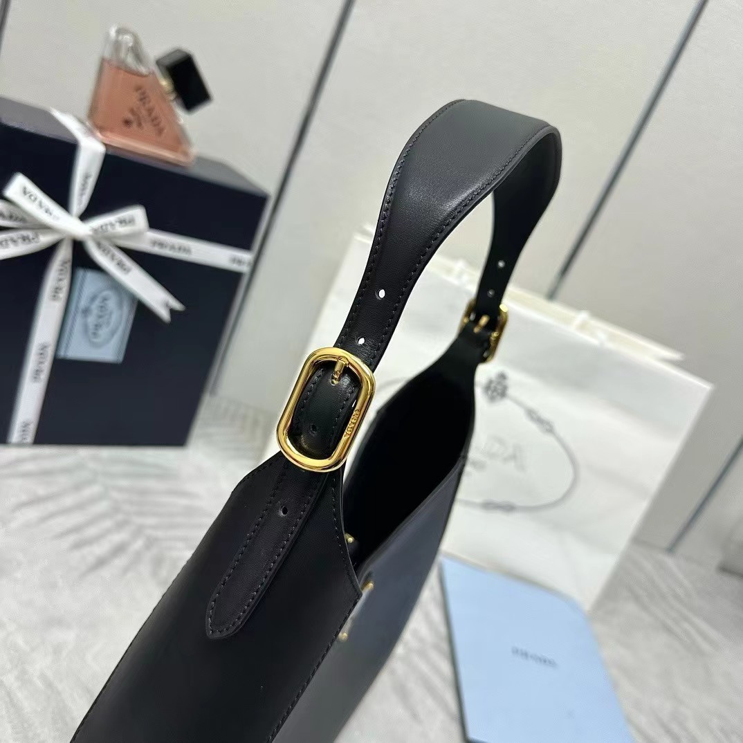 Saffiano texture Cleo brushed leather shoulder bag - Gorchic - $131.99