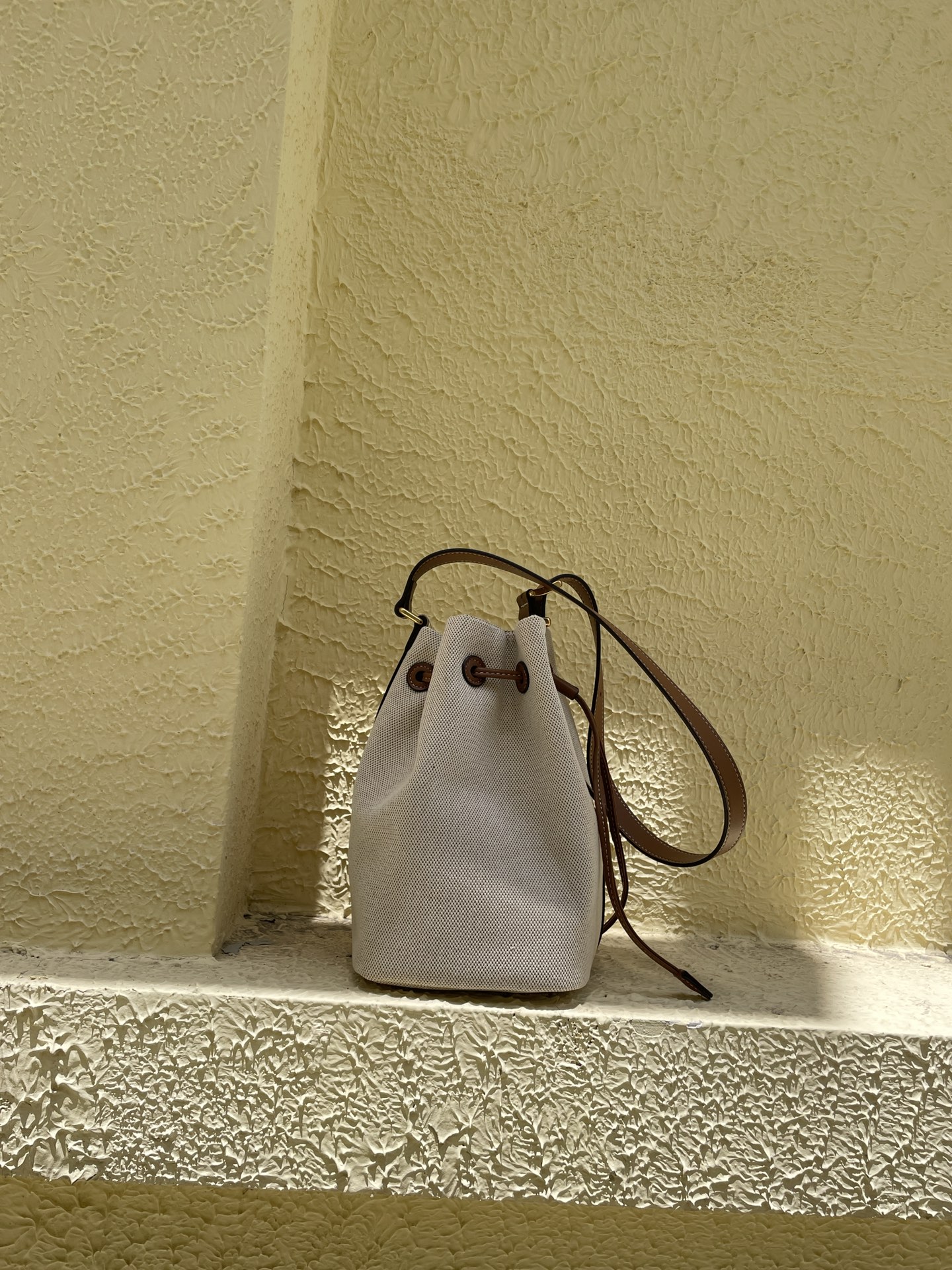 MU Leather bucket bag-White - Bag - Gorchic - $119.99