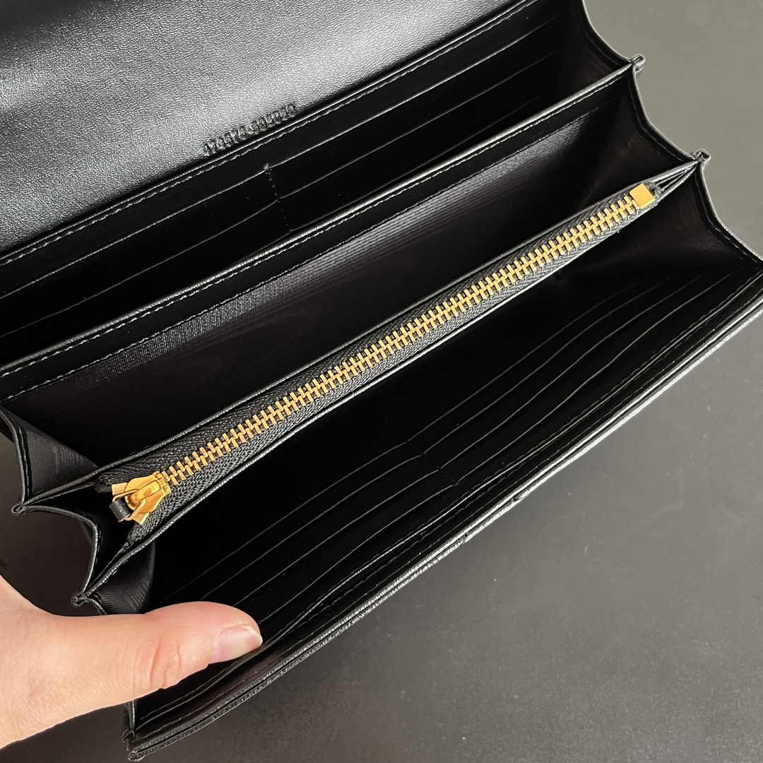 Double-G Marmont Chain Wallet - BlackWallet - Gorchic - $123.99