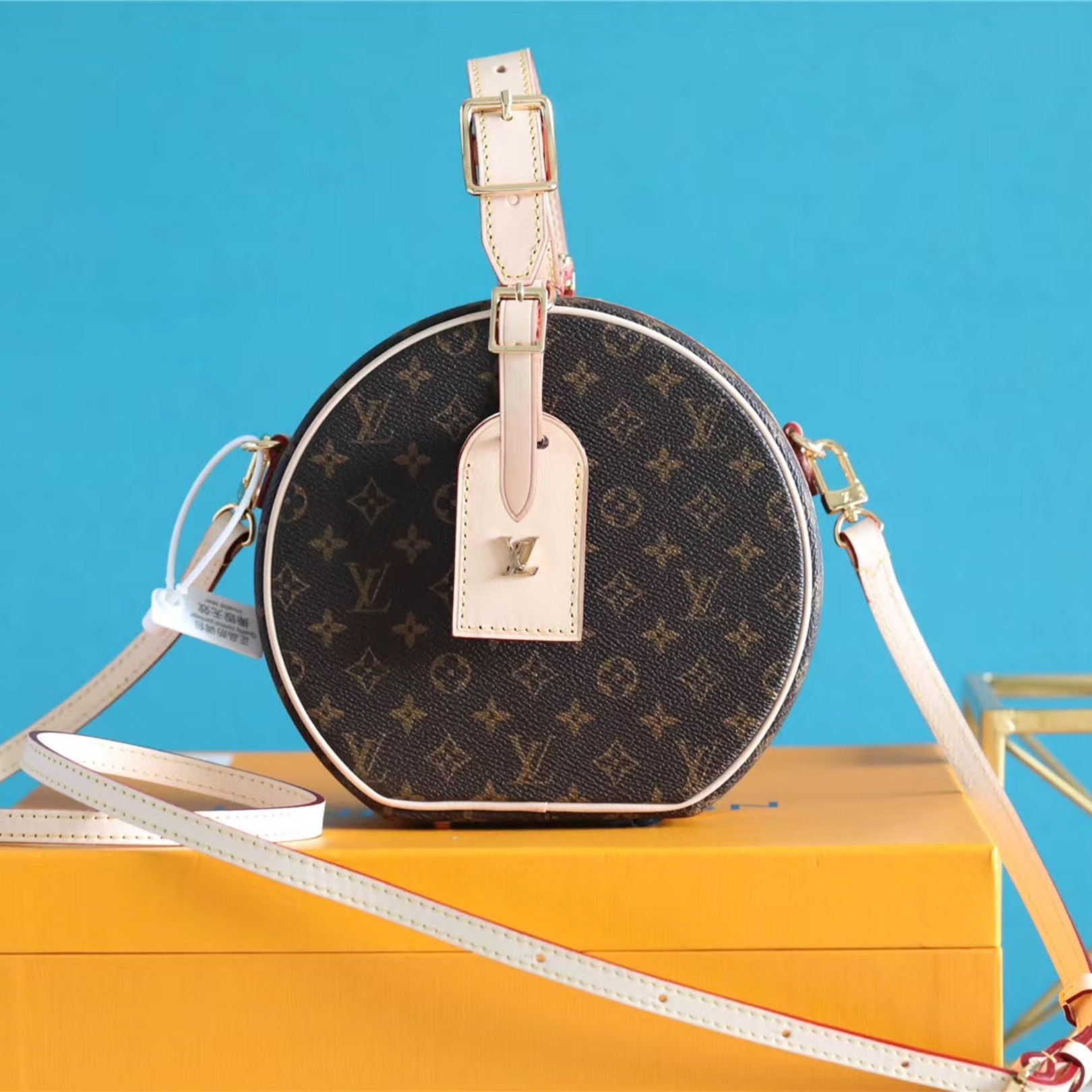 Designer Monogram Boite Chapeau Souple MM Bag - Gorchic - $214.99