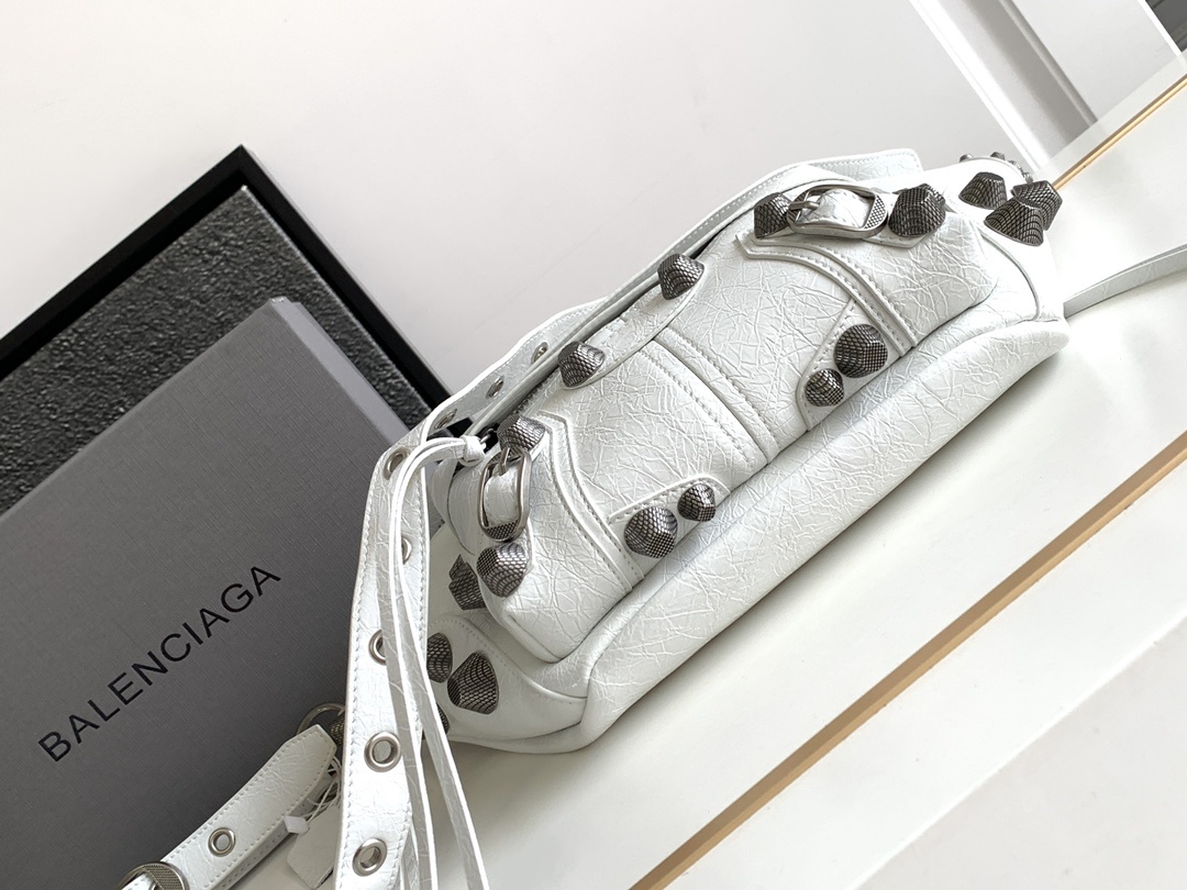 Hourglass iconic Crossbody Belt White Bag - Gorchic - $178.99