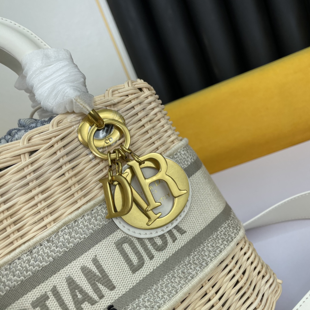 D Inspired The LADY D-LITE Bag - Gorchic - $196.99