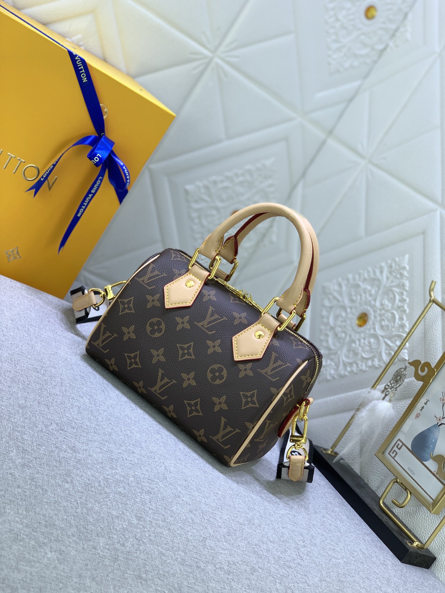 Designer Monogram Speedy Bandoulière 20 - Bag - Gorchic - $117.99
