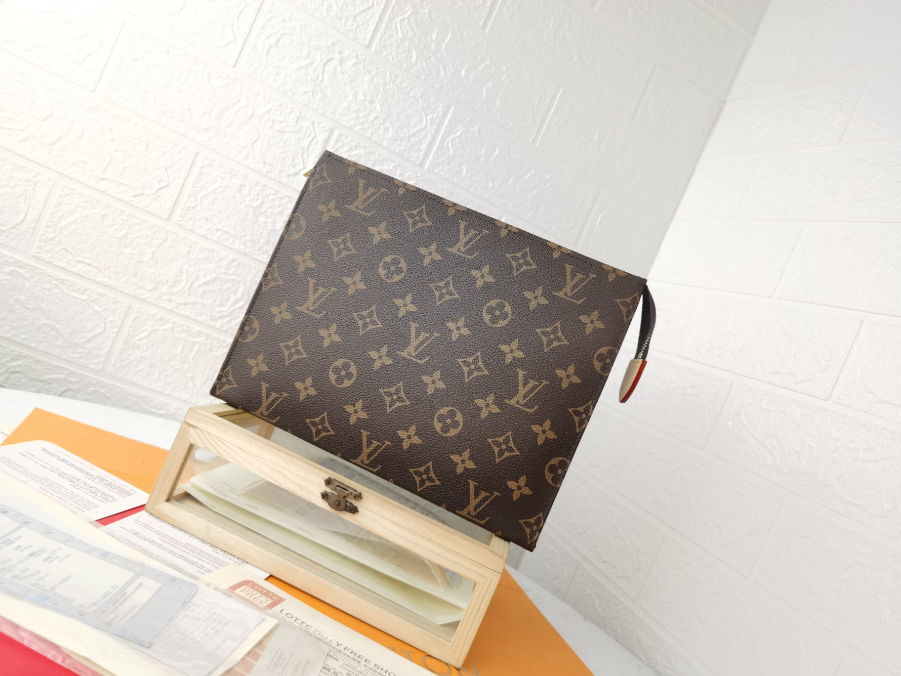 Designer Monogram Monogram Poche Toilette NM - Gorchic - $83.99