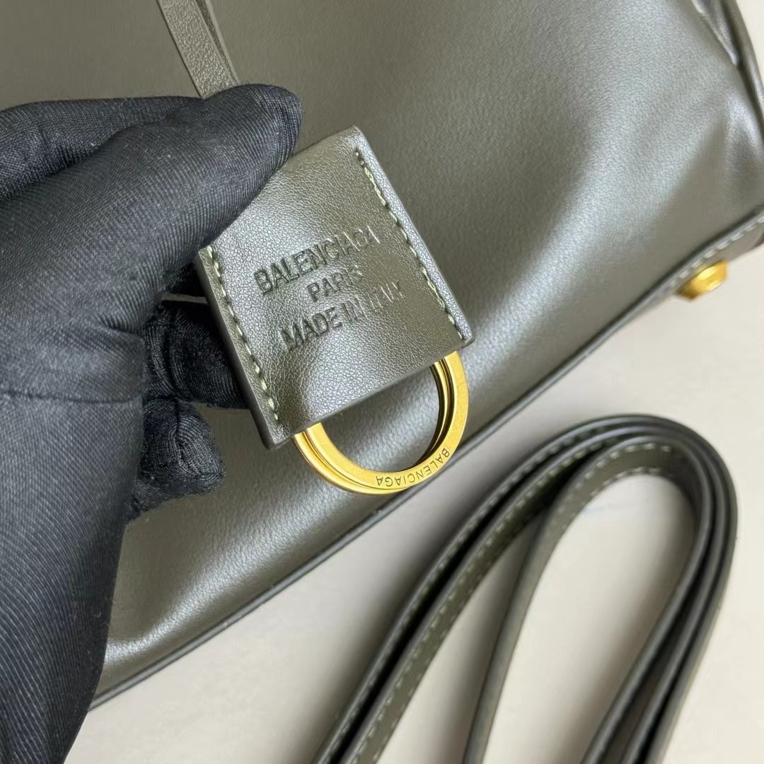 Hourglass iconic Rodeo leather shoulder bag in green and aged-golden hardware Multiple Size - Bag - Gorchic - $169.99