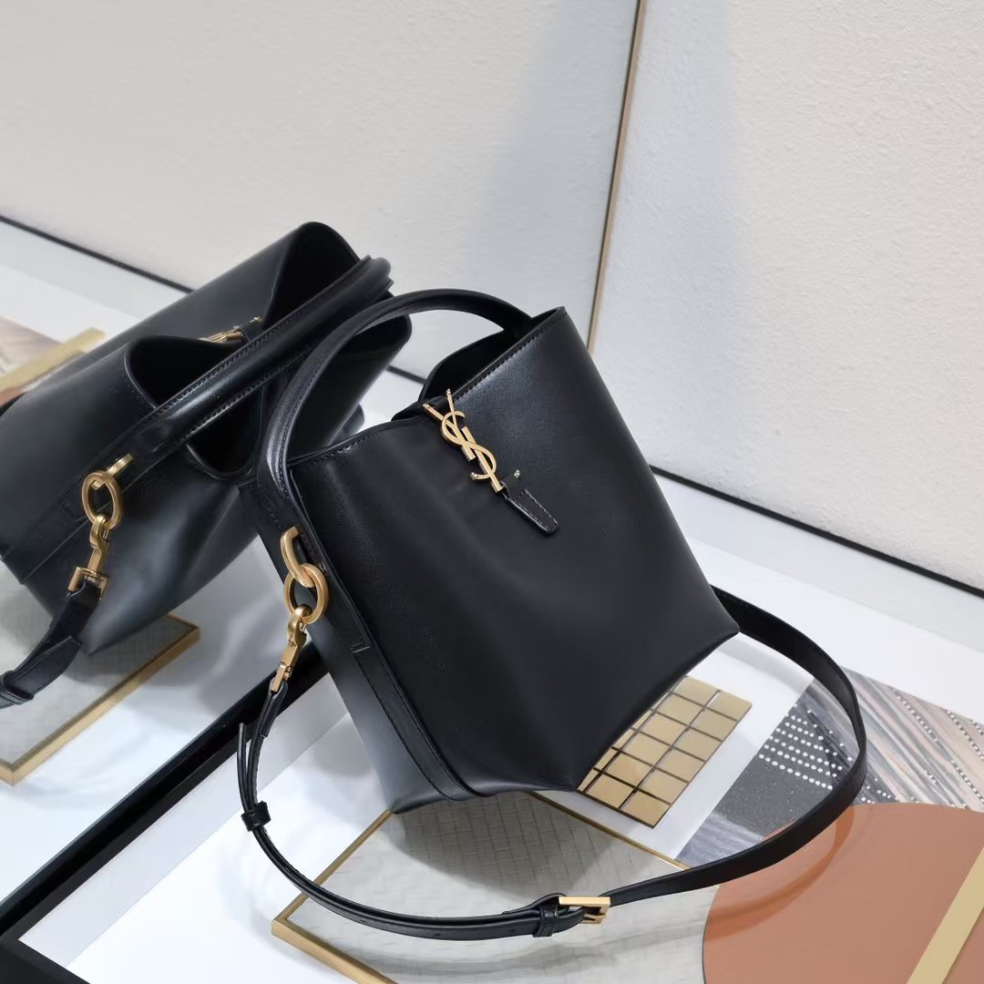 Lady Designer Le 37 Small Bag in Shiny Leather - Gorchic - $145.99