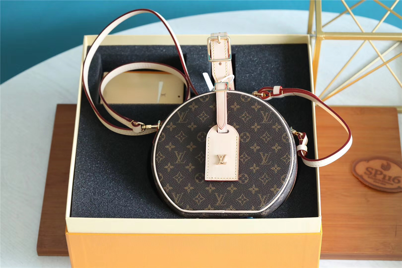 Designer Monogram  Boite Chapeau Souple MM Bag - Gorchic - $214.99