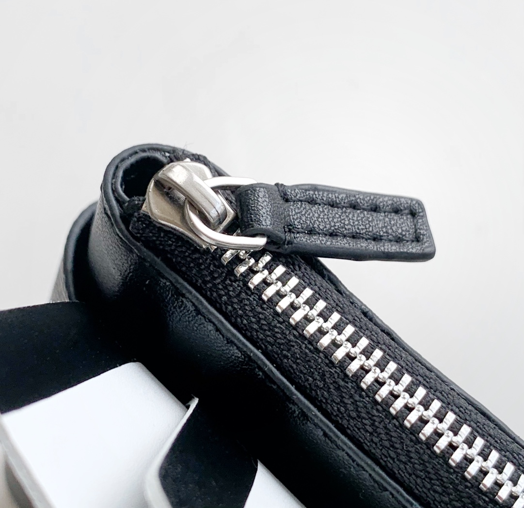 Hourglass iconic Men's Black Passport Long Wallet 1 Ticket - Bag - Gorchic - $139.99