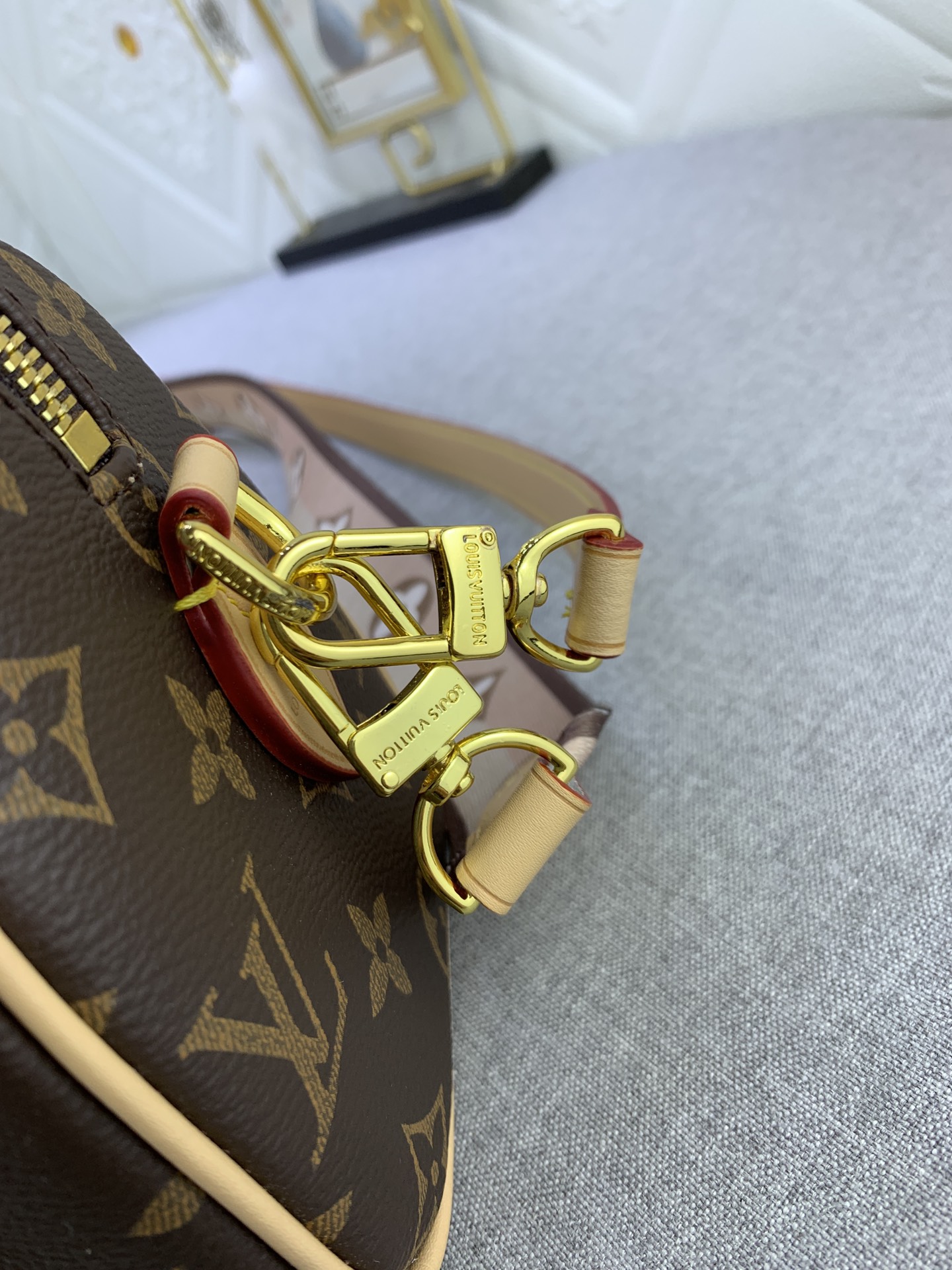 Designer Monogram Speedy Bandoulière 20 - Bag - Gorchic - $117.99