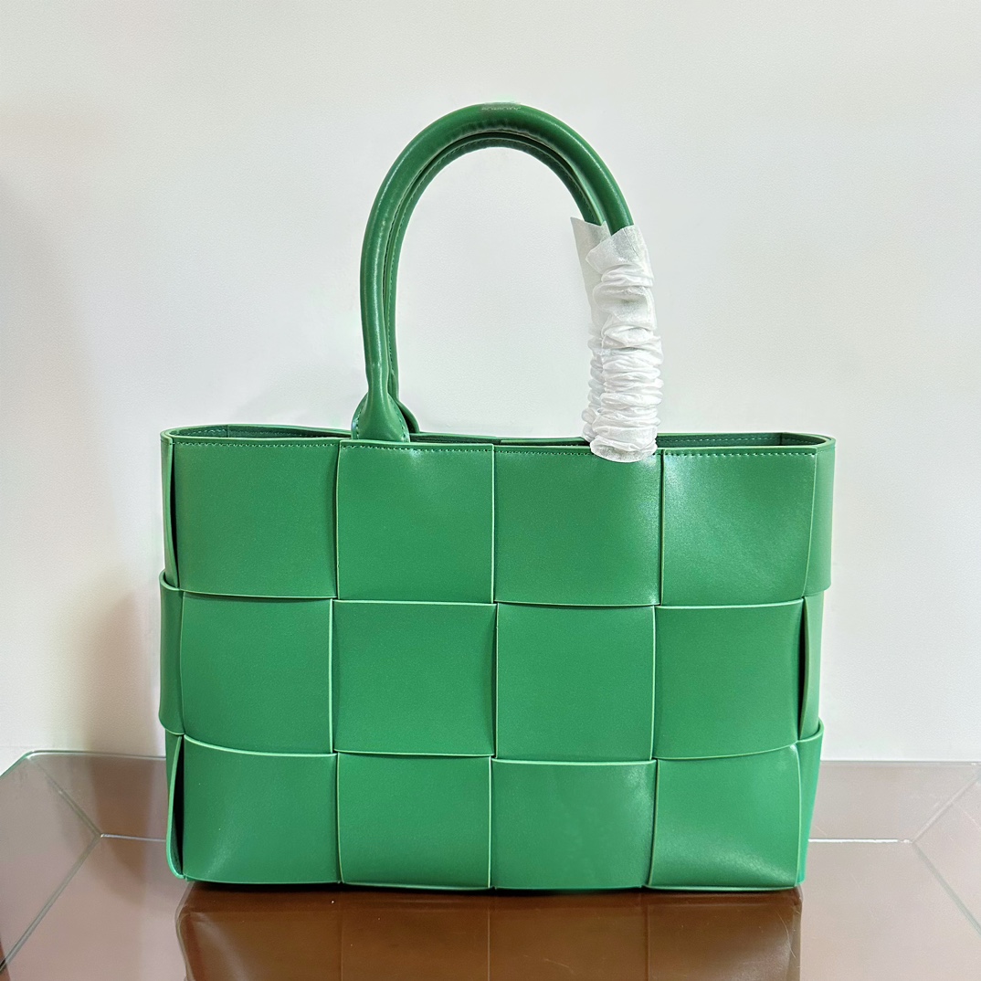 BV Medium Arco Leather Tote Bag- Green - Bag - Gorchic - $180.99
