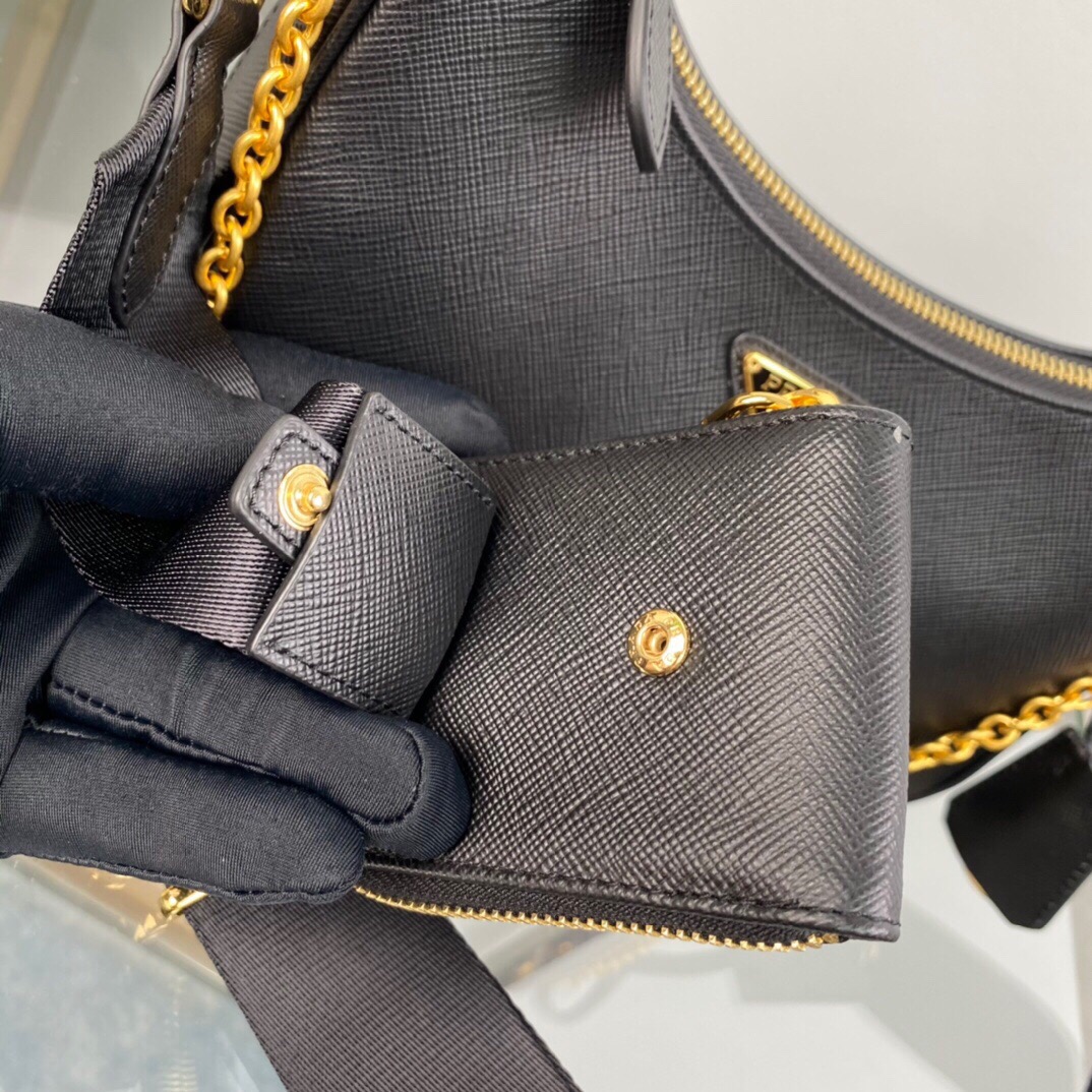 Saffiano texture Re-Edition 2005 Saffiano Leather Bag - Gorchic - $103.99