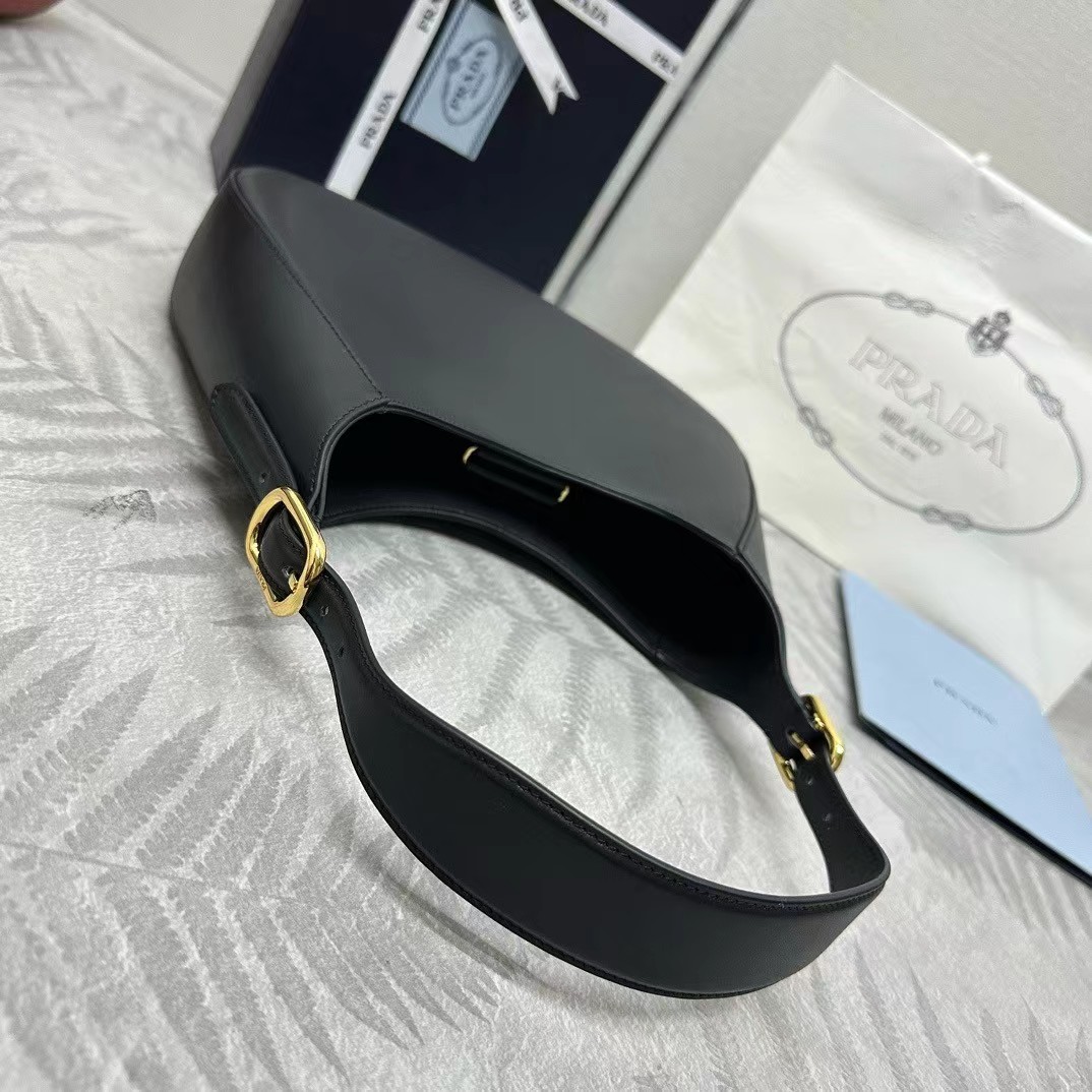 Saffiano texture Cleo brushed leather shoulder bag - Gorchic - $131.99