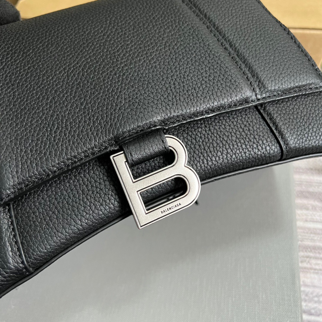 Hourglass iconic HOURGLASS HANDBAG - Bag - Gorchic - $141.99