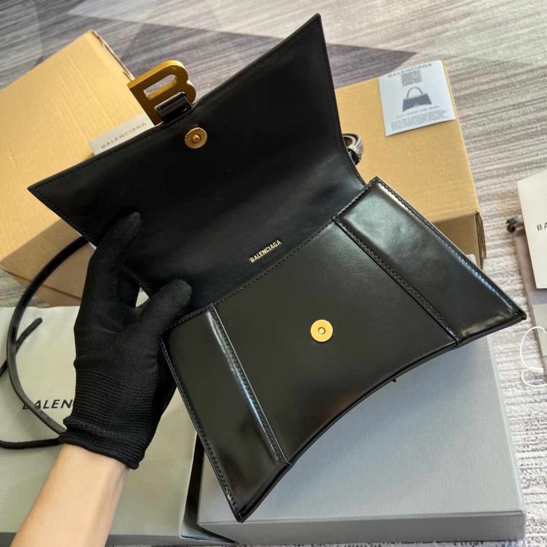 Hourglass iconic HOURGLASS HANDBAG - Bag - Gorchic - $141.99