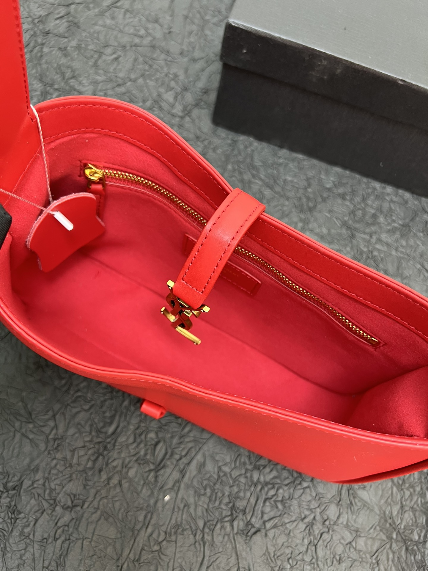 Lady Designer Fashion Le 5 à 7 hobo bag - Red Plain Bag - Gorchic - $110.99