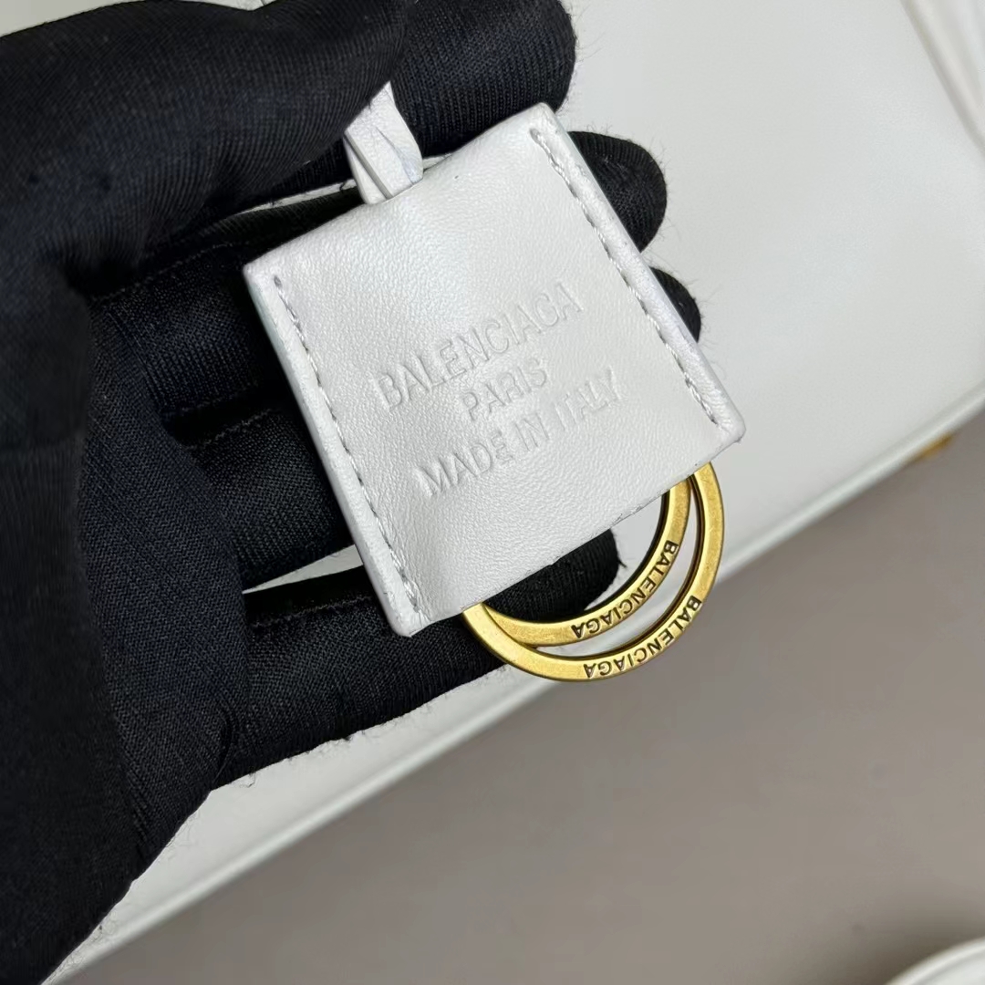 Hourglass iconic Rodeo leather shoulder bag in green and aged-golden hardware Multiple Size - Bag - Gorchic - $169.99