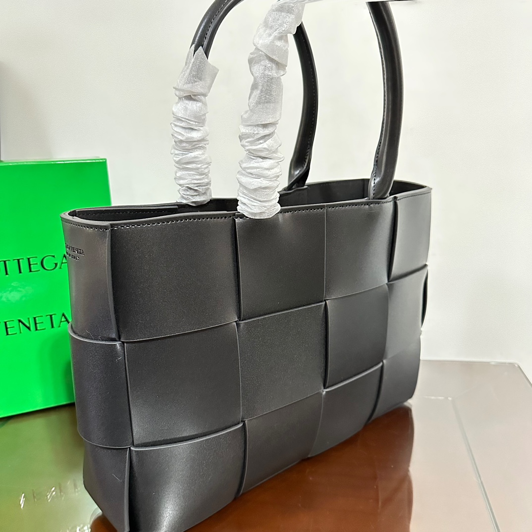 BV Medium Arco Leather Tote Bag- Black - Bag - Gorchic - $180.99