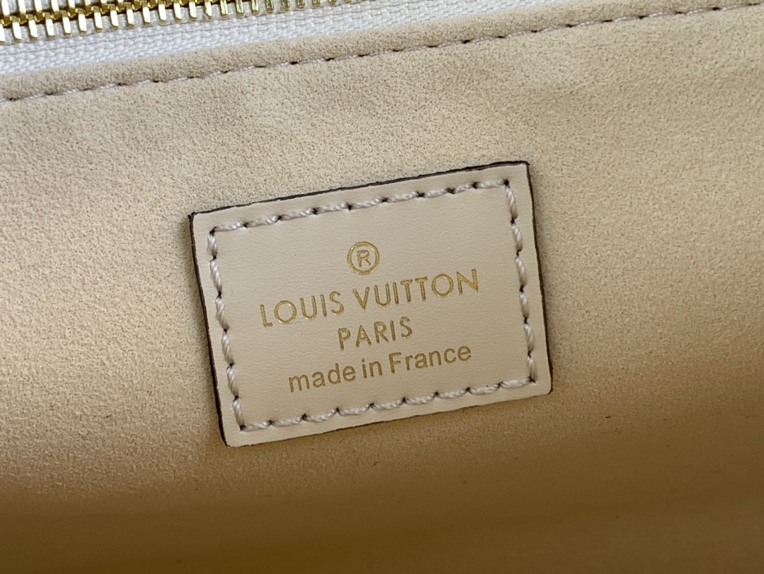 Designer Monogram Canvas Onthego PM HandBag - Gorchic - $114.99