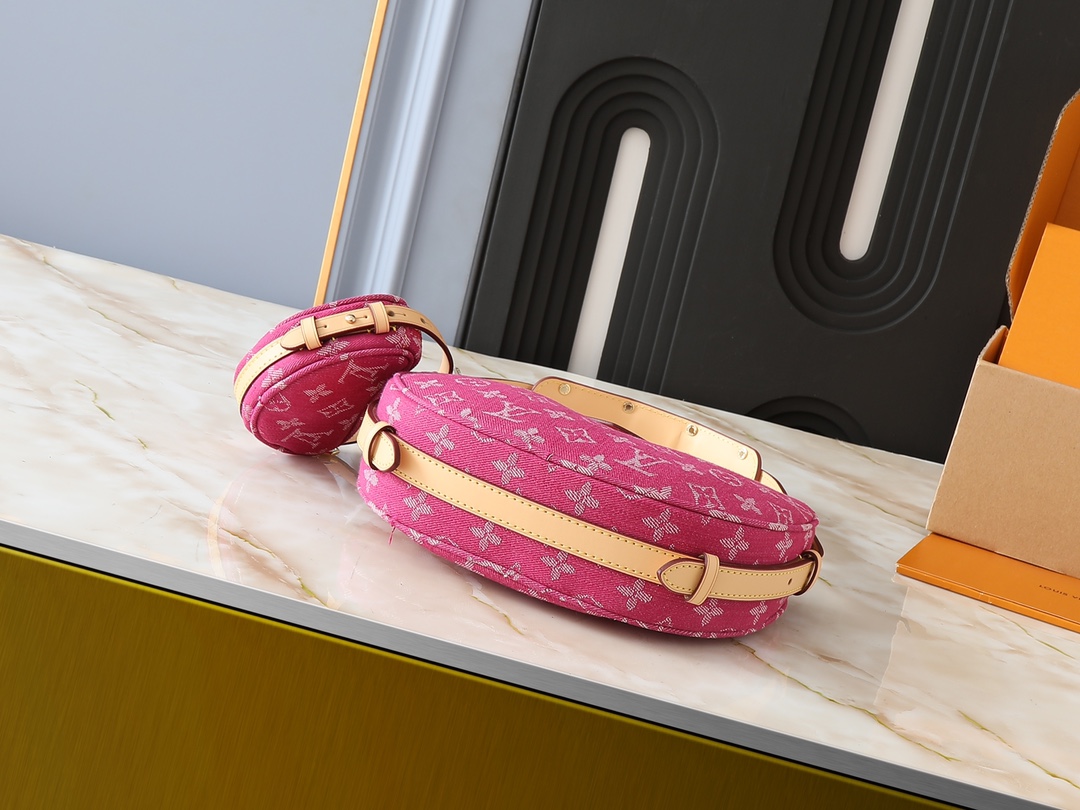 Designer Monogram Monogram Croco Shoulder Bag - Gorchic - $139.99