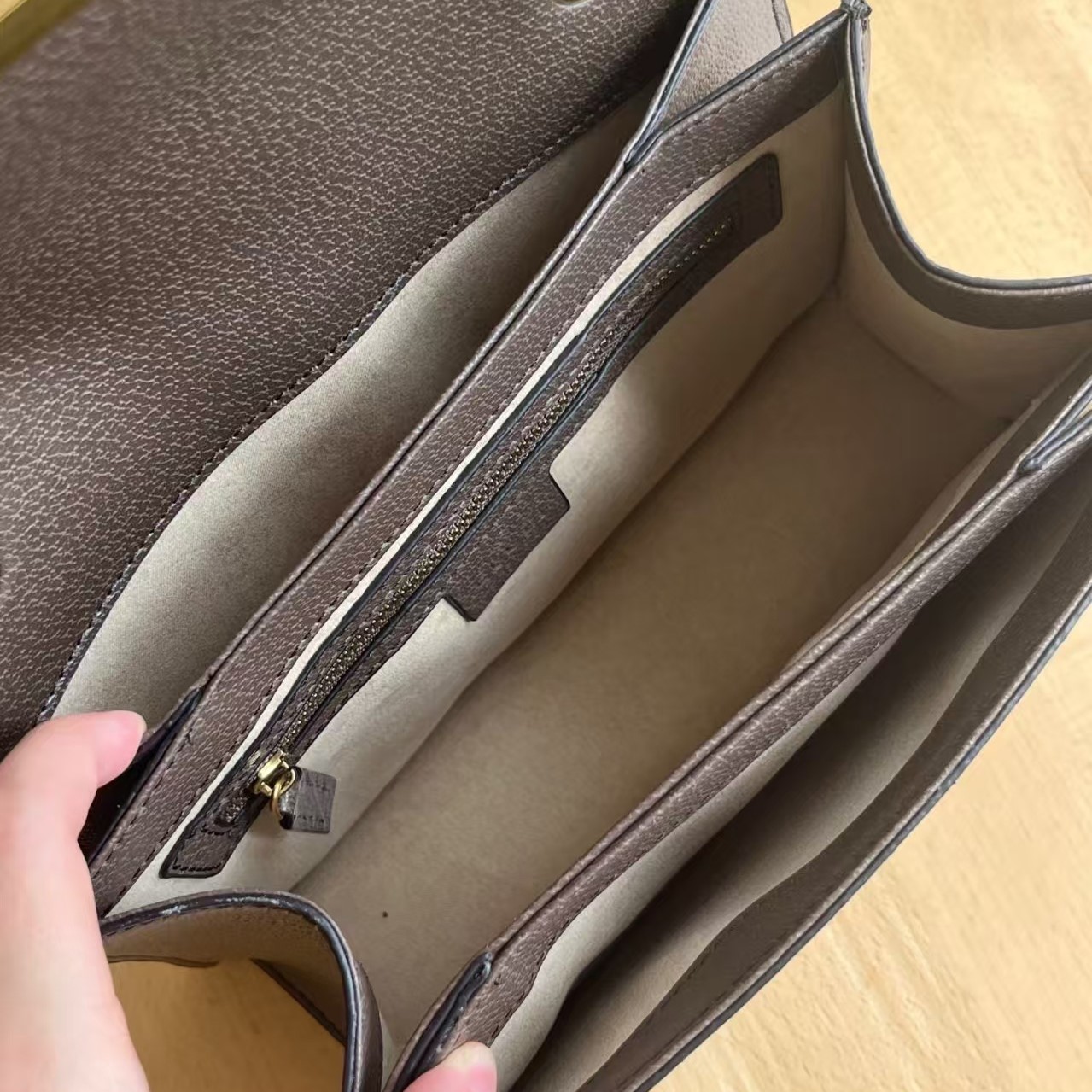 Double-G Queen Margaret Bee Top Handle Bag - Gorchic - $146.99