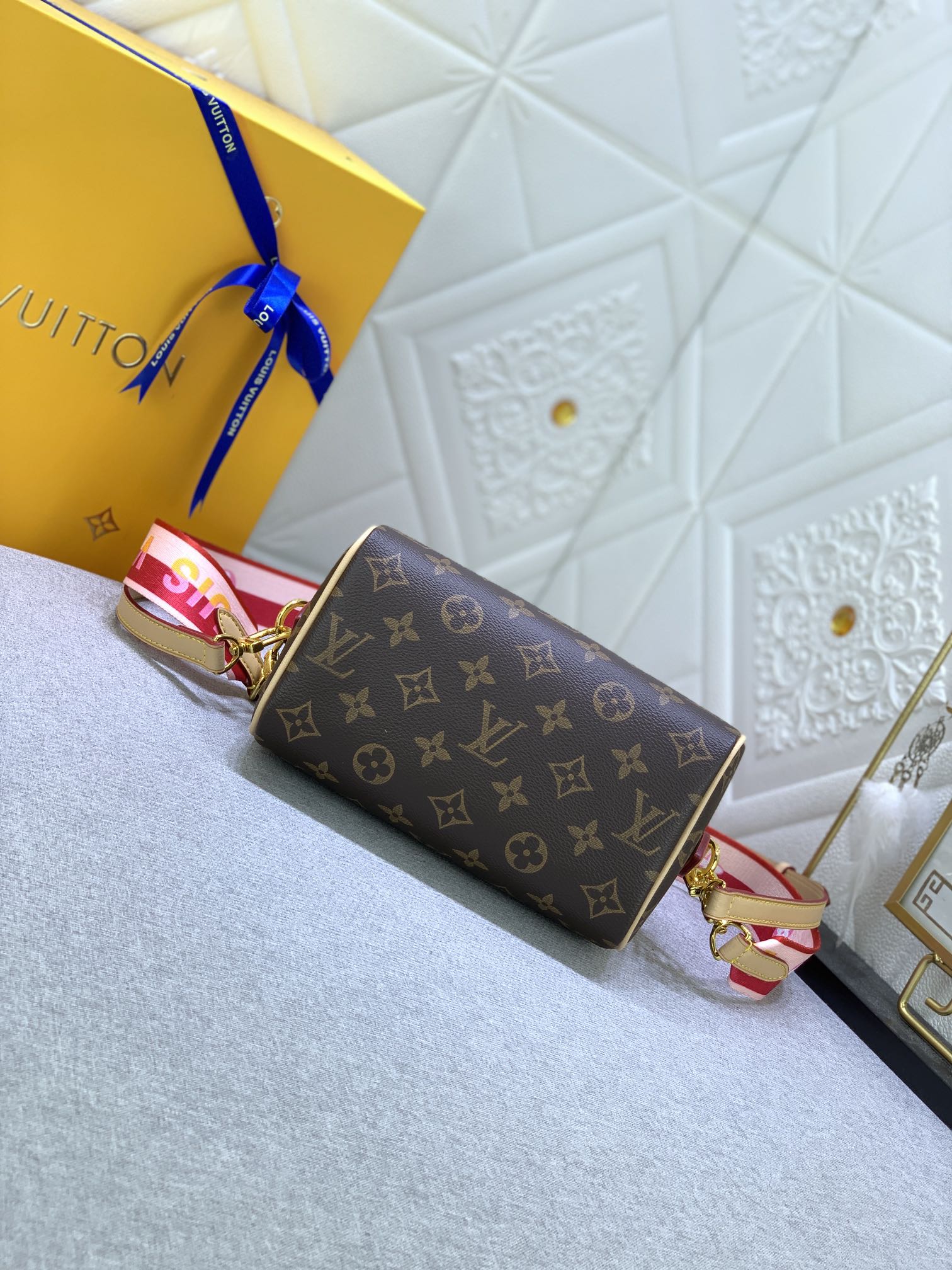 Designer Monogram Speedy Bandoulière 20 - Bag - Gorchic - $117.99