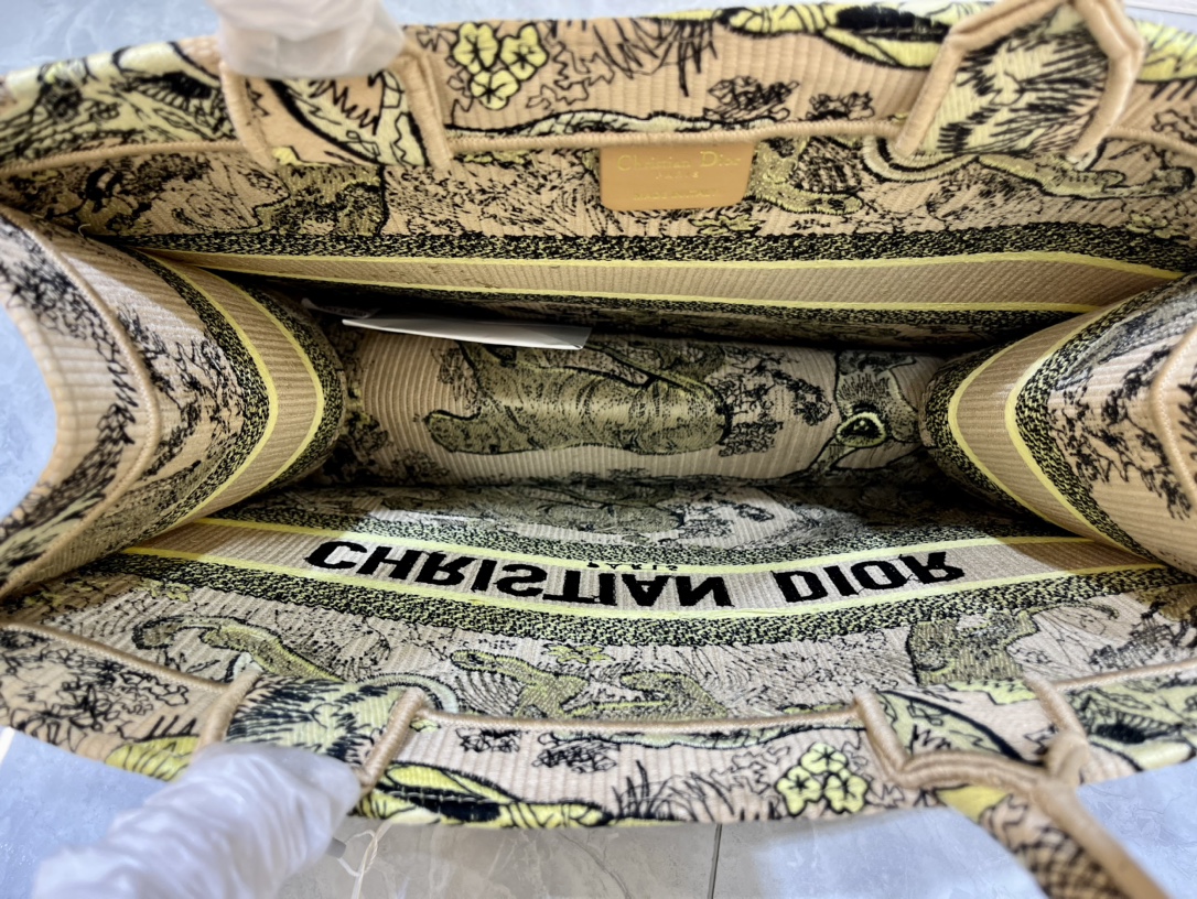 D Inspired Book Tote - Large - Bag - Gorchic - $176.99