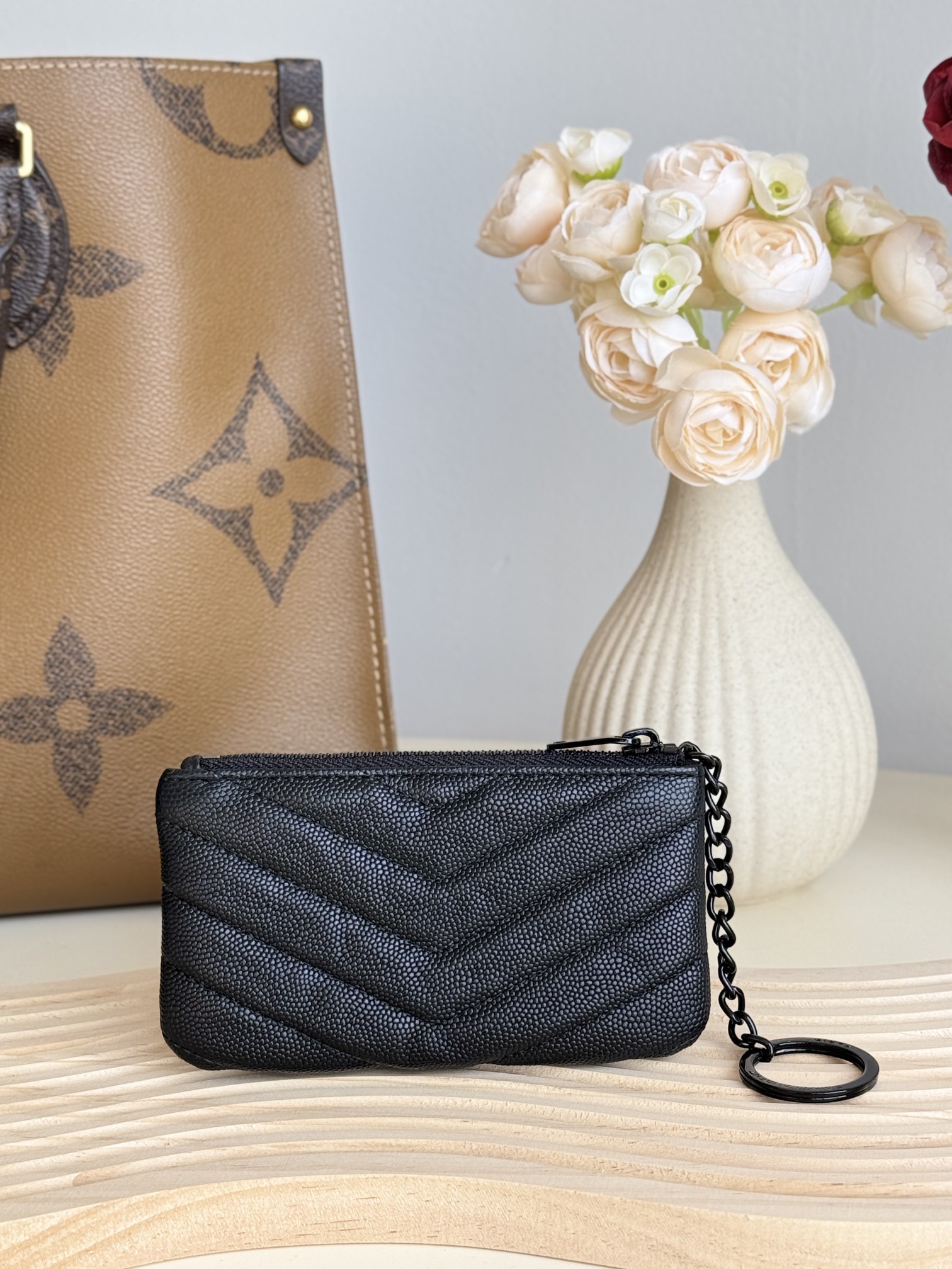 Lady Designer Ball-Patterned Cowhide Wallet -Black Leather Gold Wallet - Gorchic - $55.99