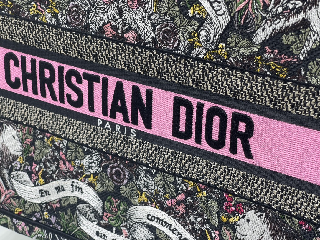 D Inspired Book Tote Bag - Gorchic - $167.99