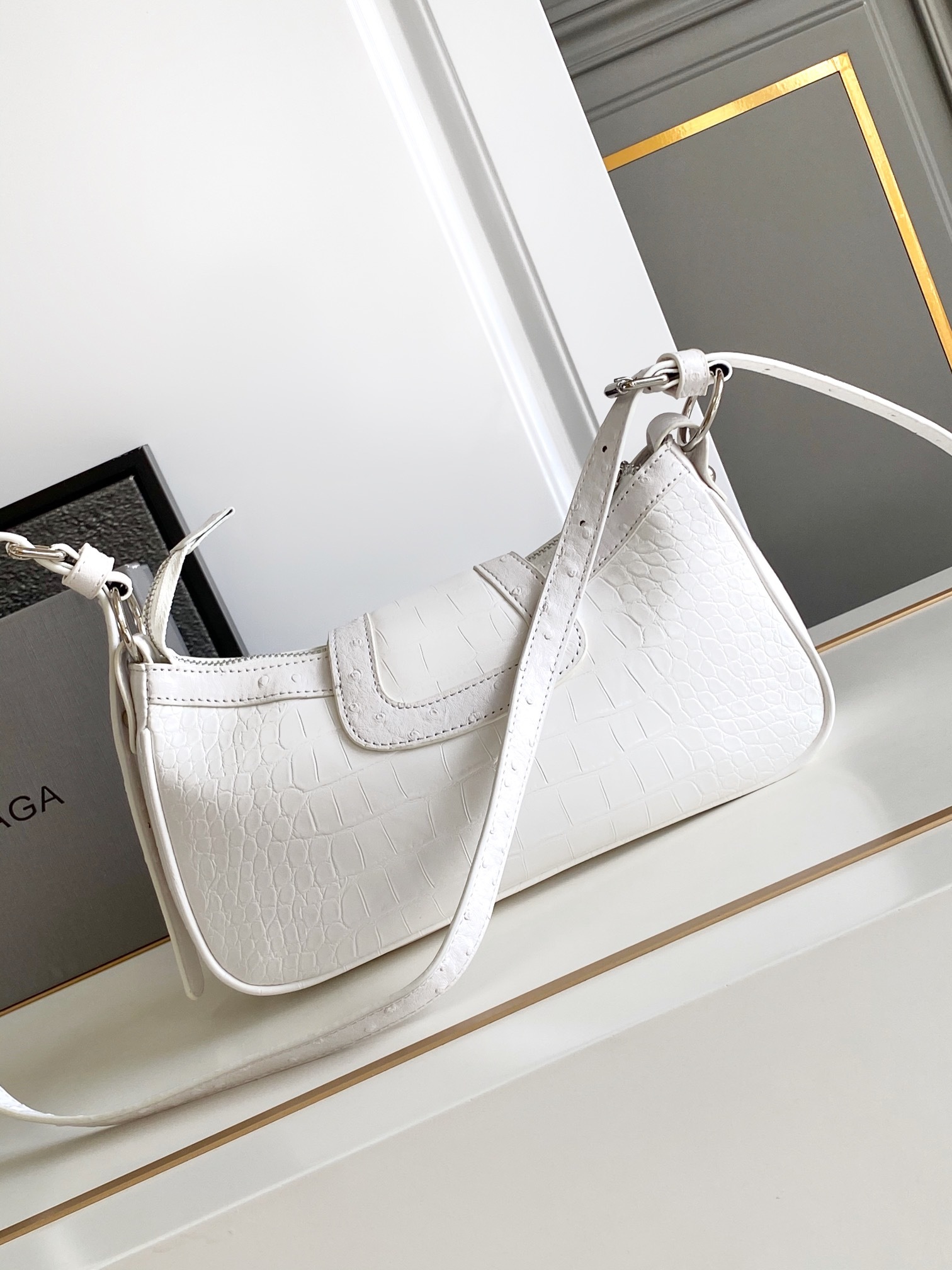 Hourglass iconic Essex small shoulder bag White Jacquard - Bag - Gorchic - $149.99