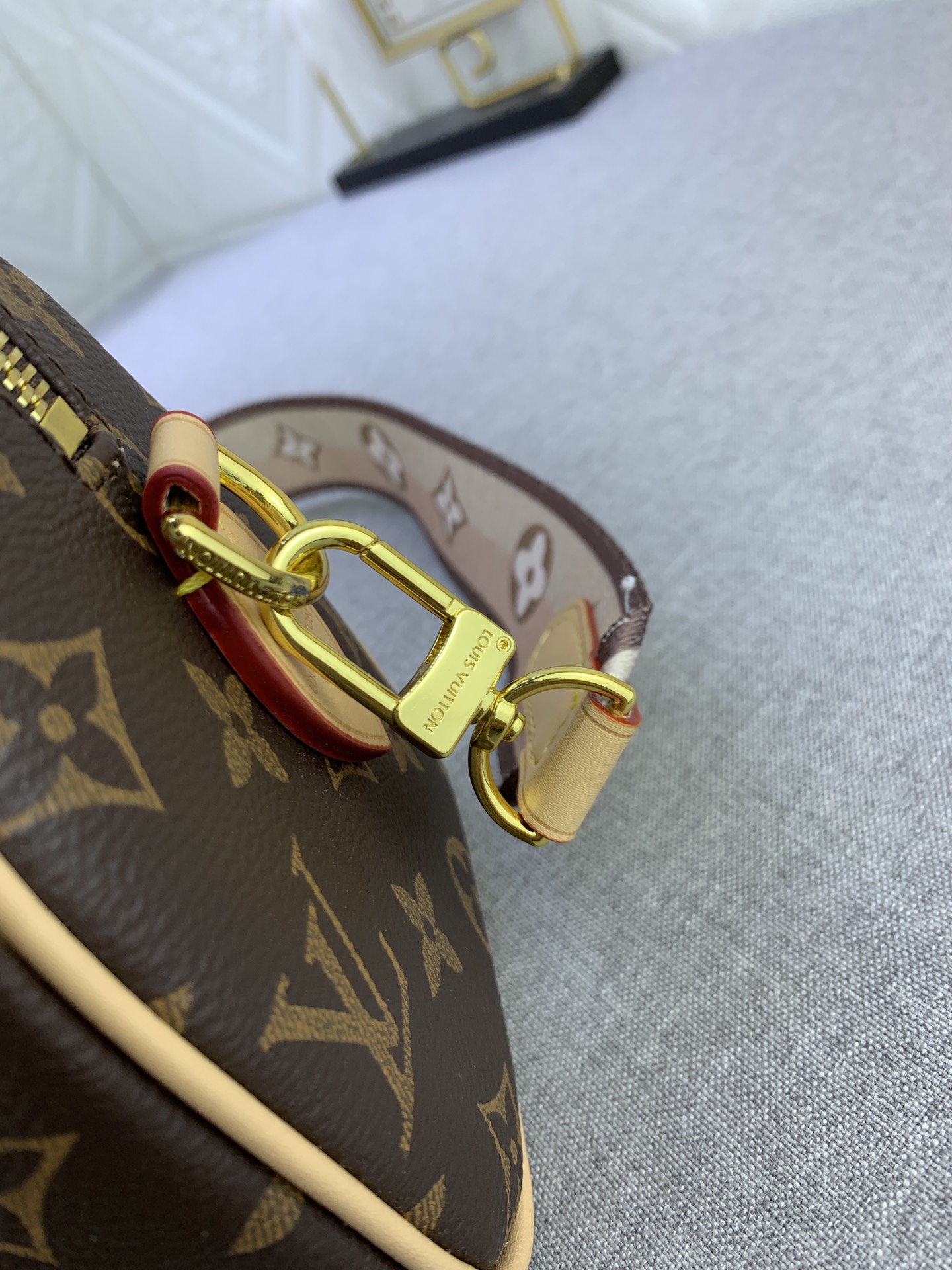 Designer Monogram Speedy Bandoulière 20 - Bag - Gorchic - $117.99